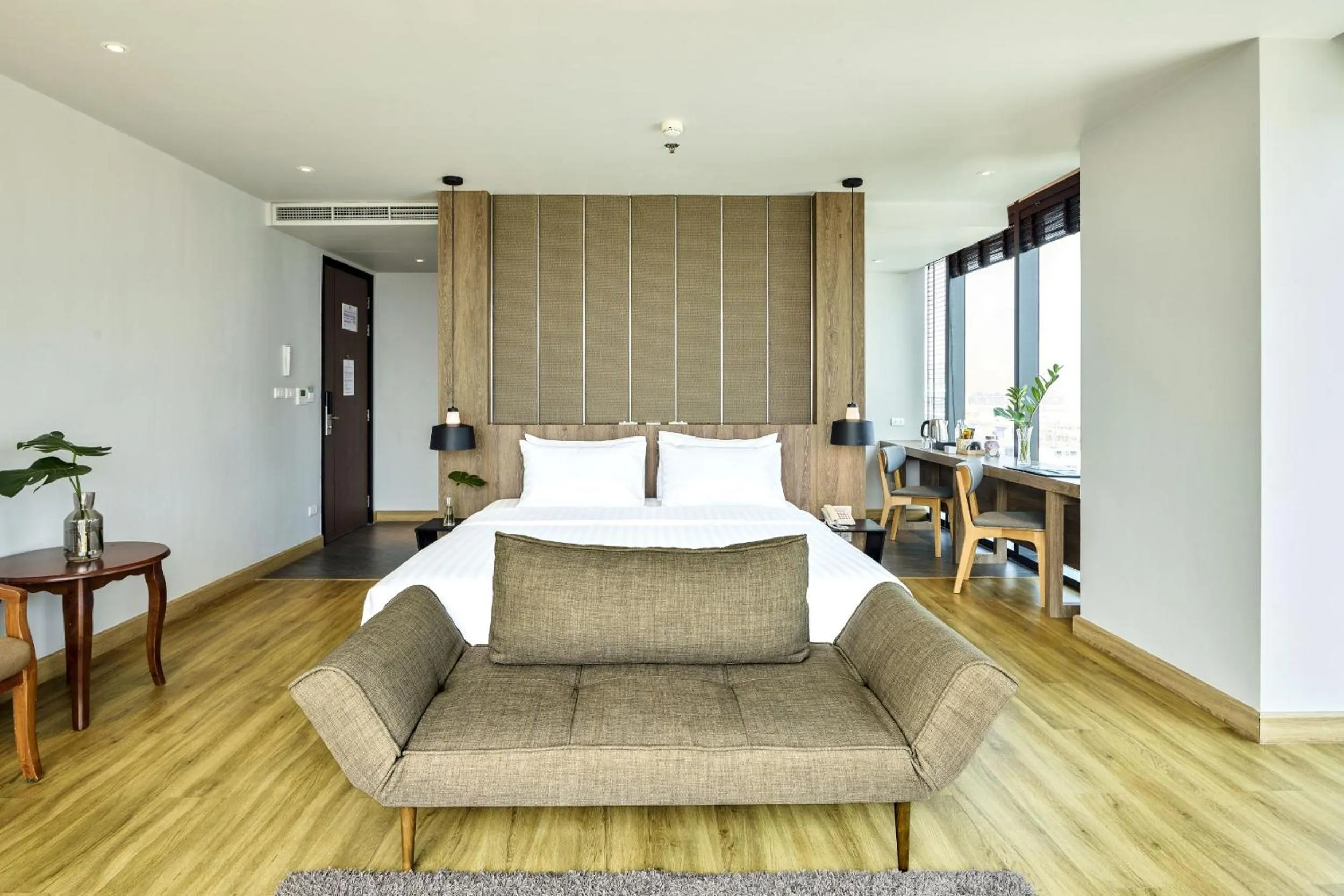 Bed in TK Palace Hotel & Convention Bangkok