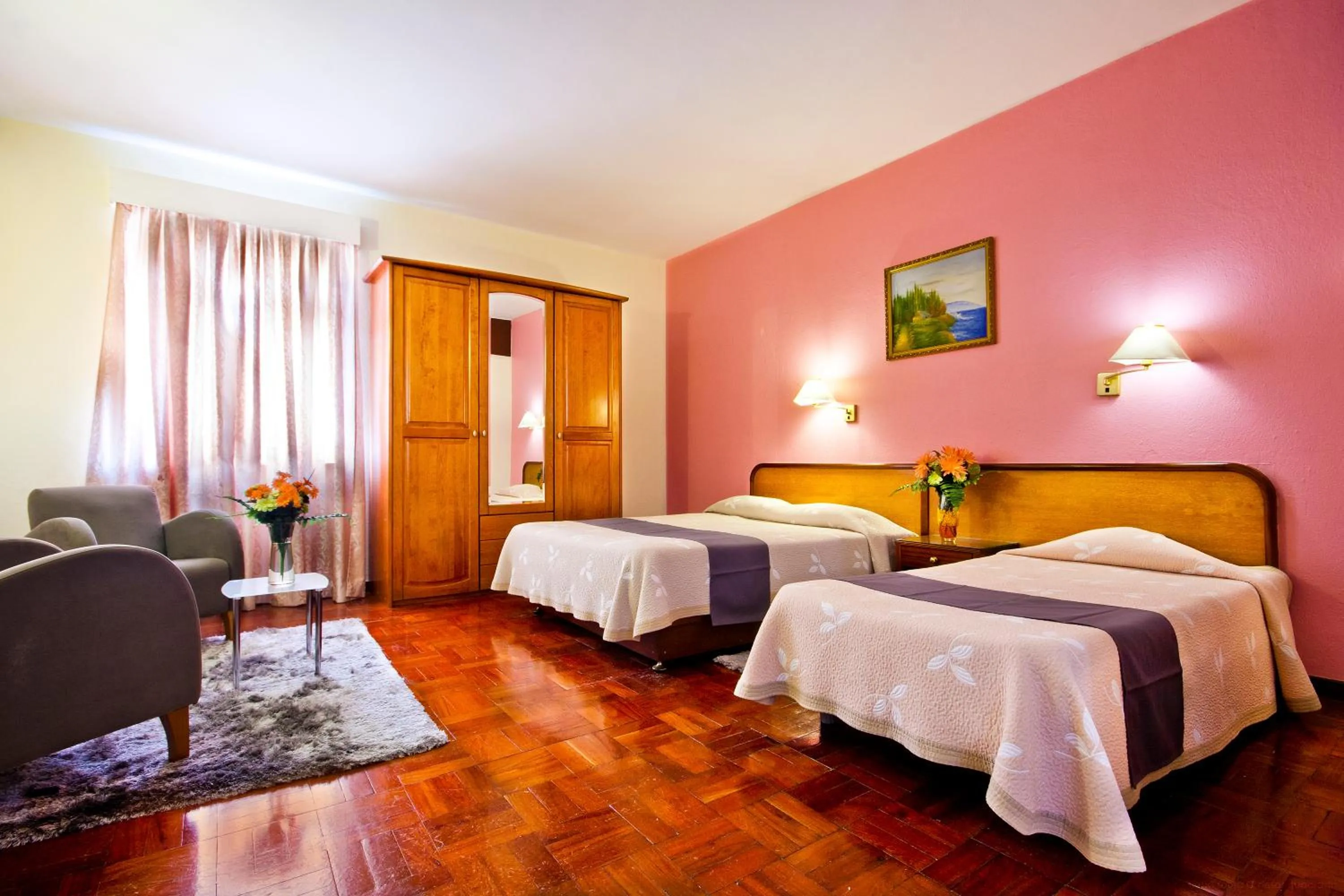 Photo of the whole room, Bed in Residencial Colombo