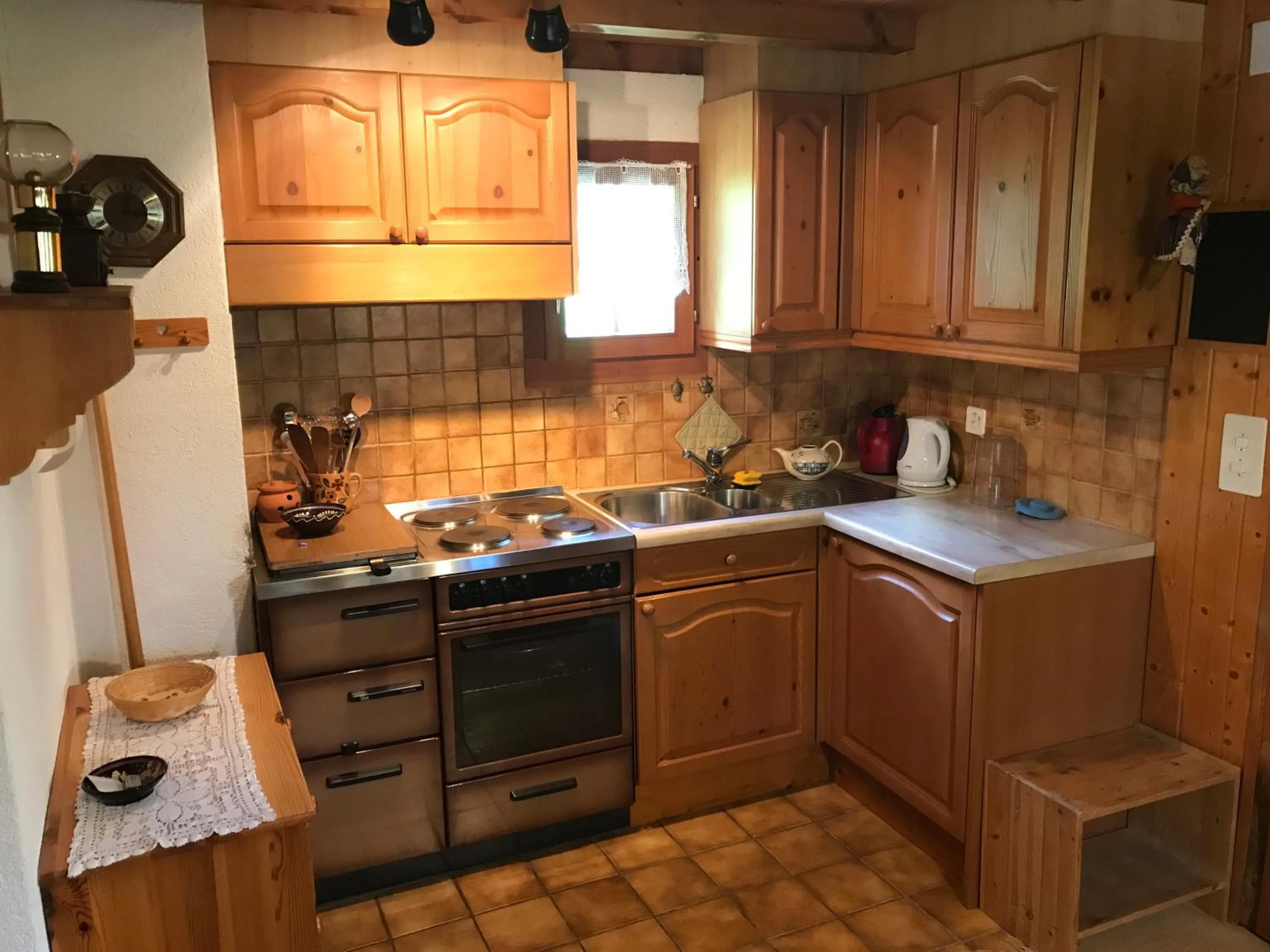 Kitchen or kitchenette in Rehli