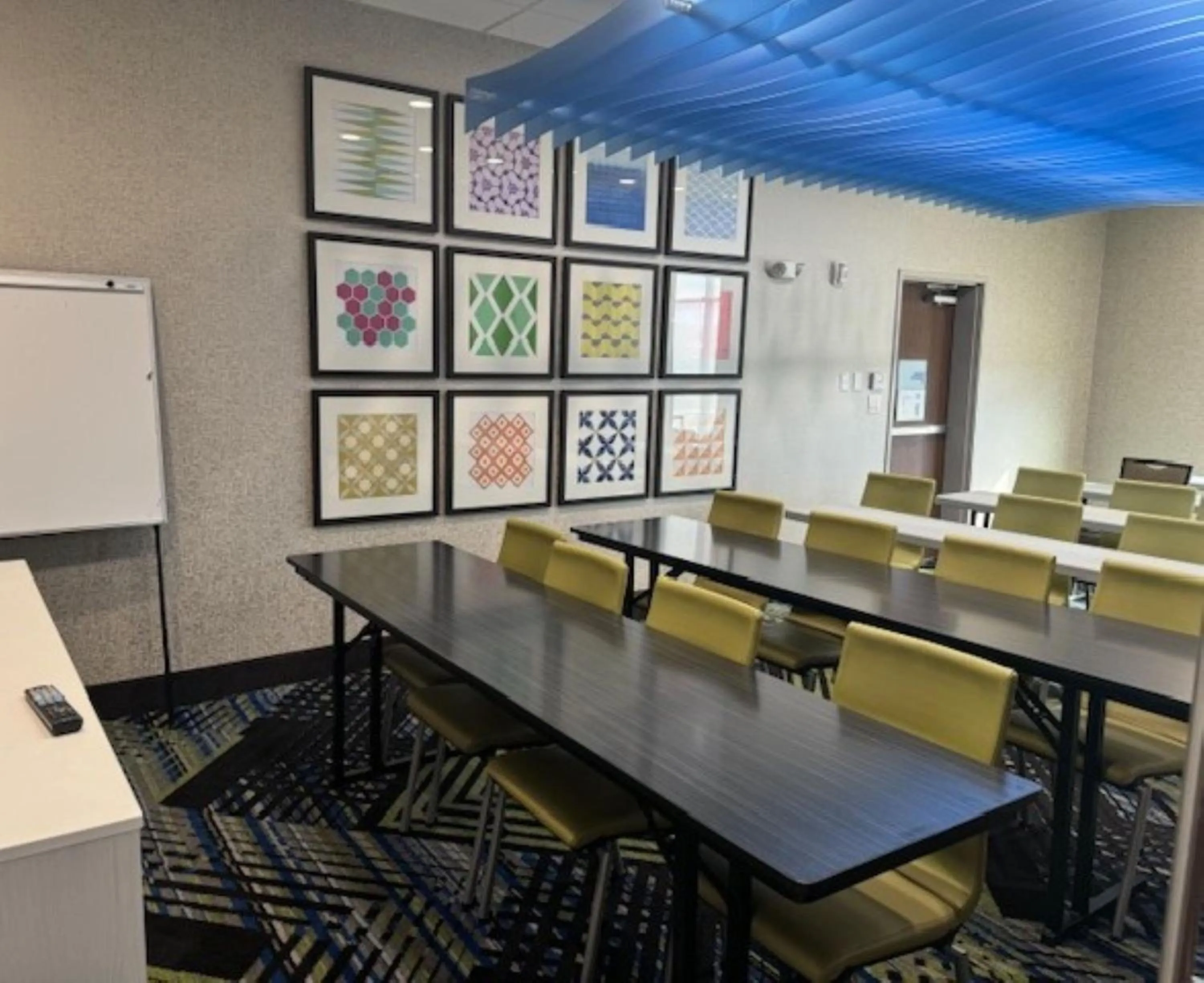 Meeting/conference room in Holiday Inn Express & Suites Fort Worth North - Northlake by IHG
