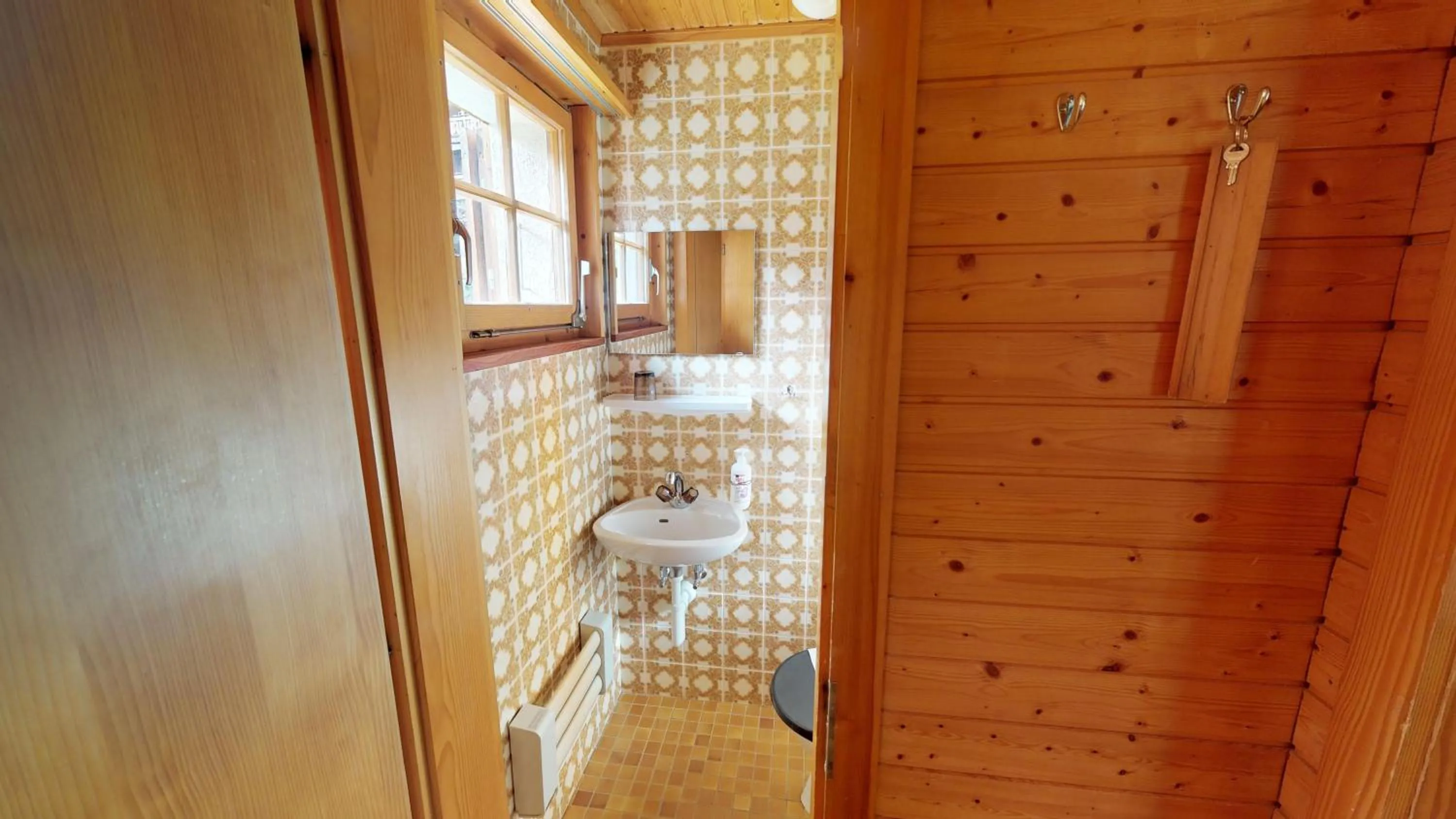 Toilet in Numaga