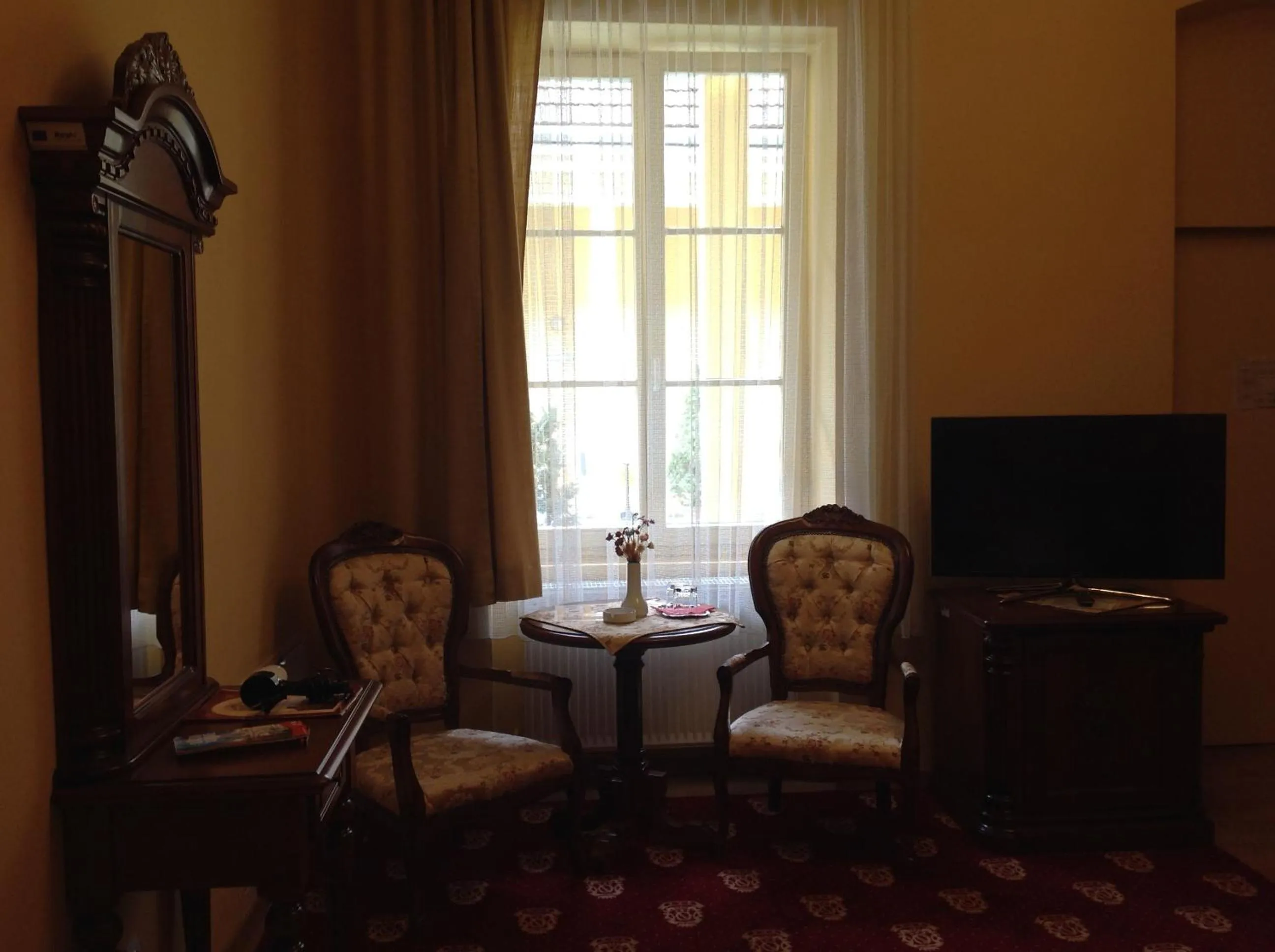 Photo of the whole room in Hotel Astoria