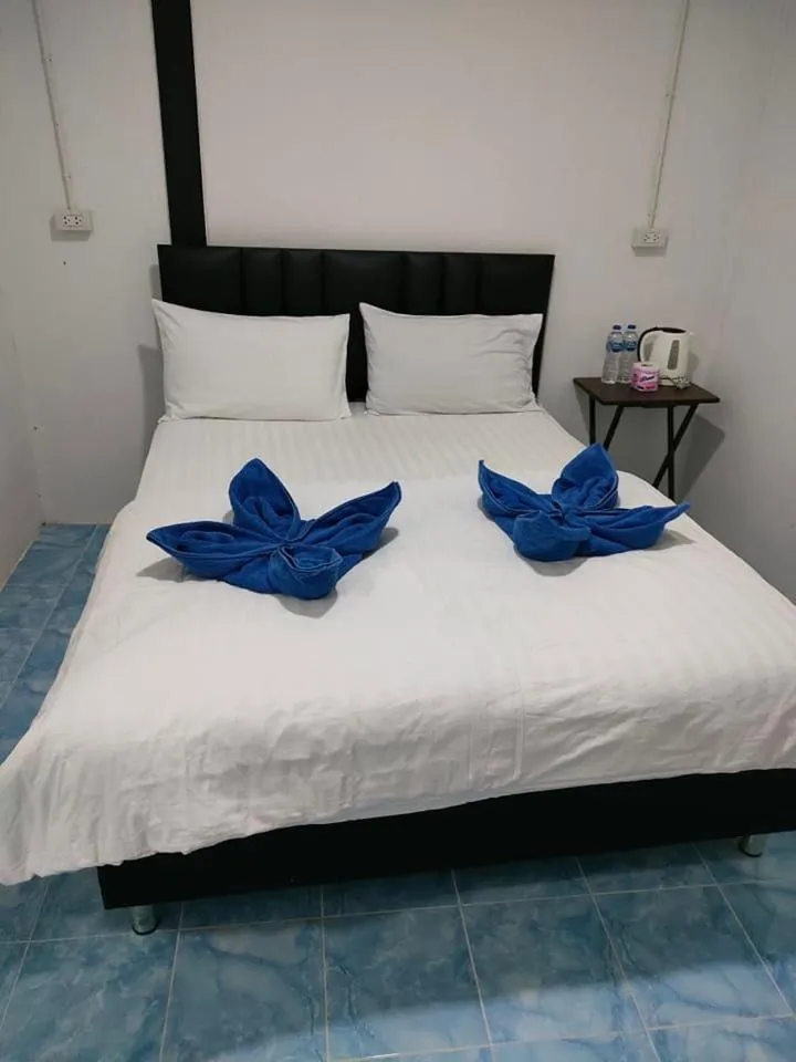 Bed in Seahorse Lipe Hostel