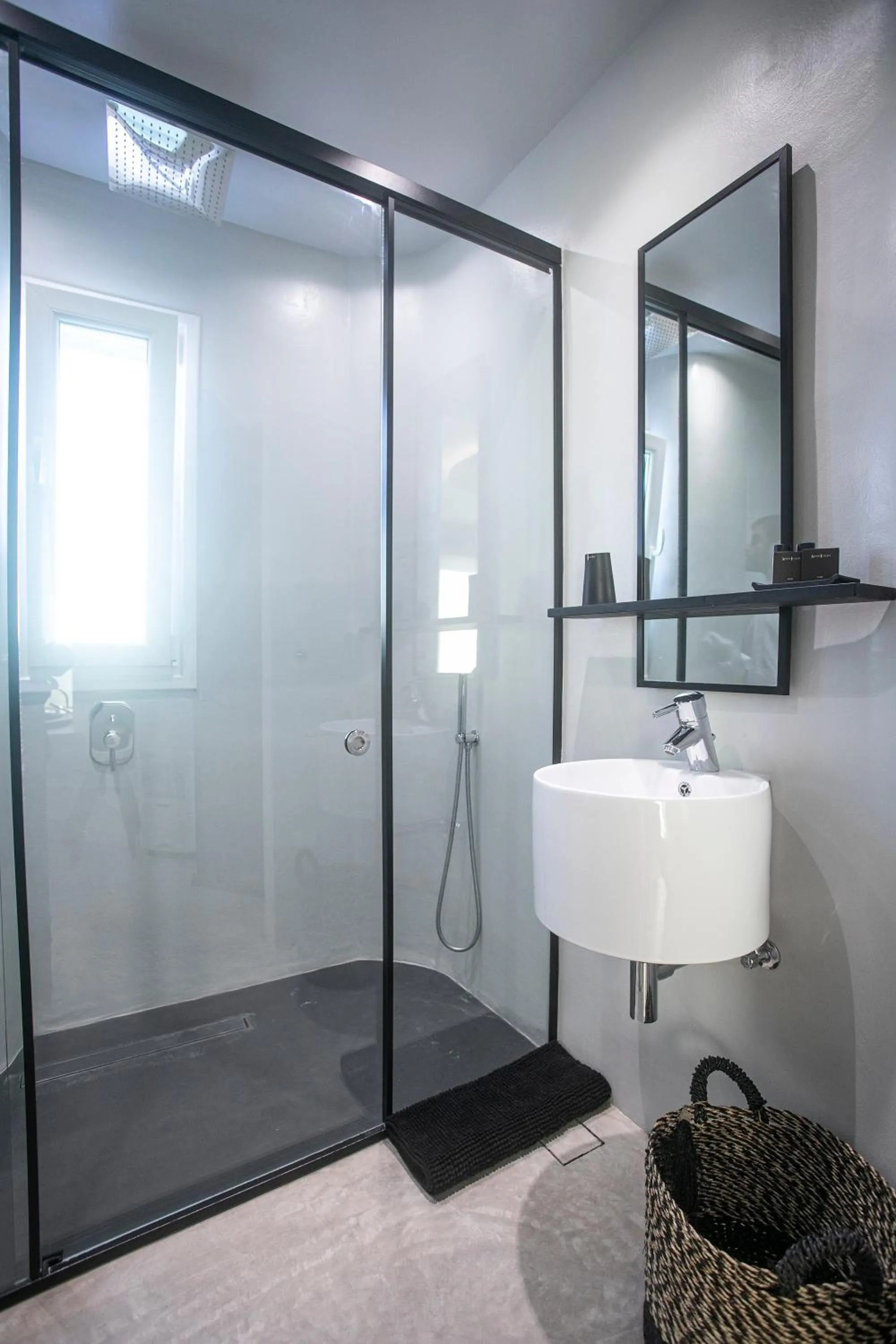 Shower in Onar Hotel & Suites