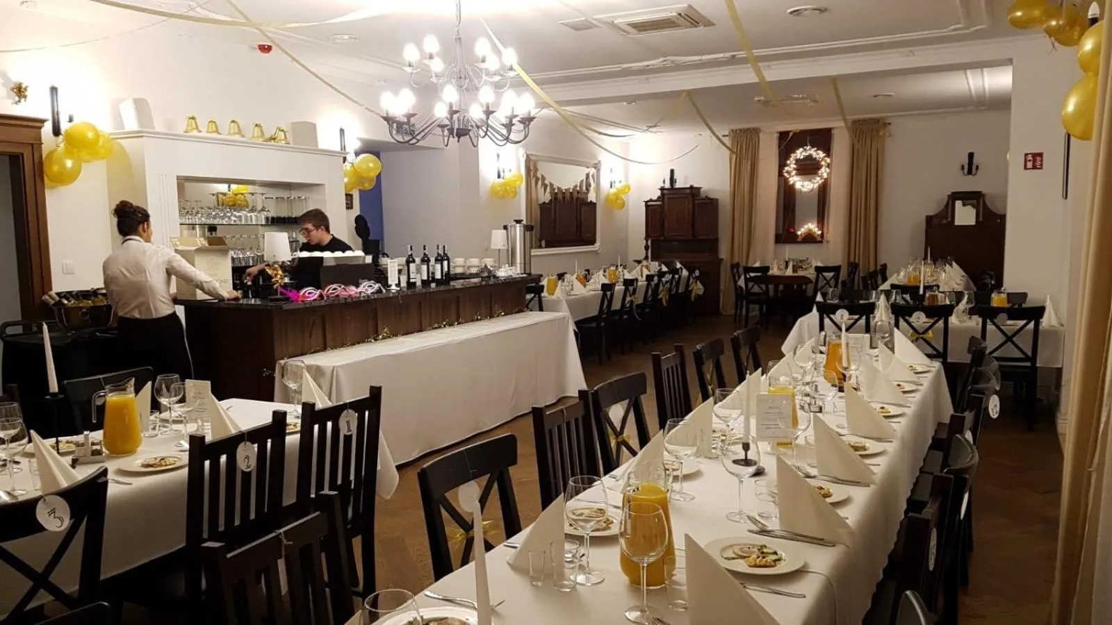 Restaurant/places to eat in Hotel Charlotta