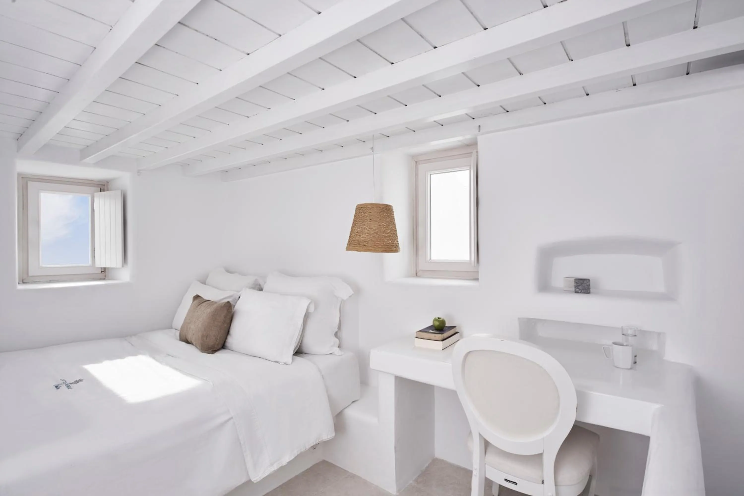 Photo of the whole room, Bed in Little Venice Suites