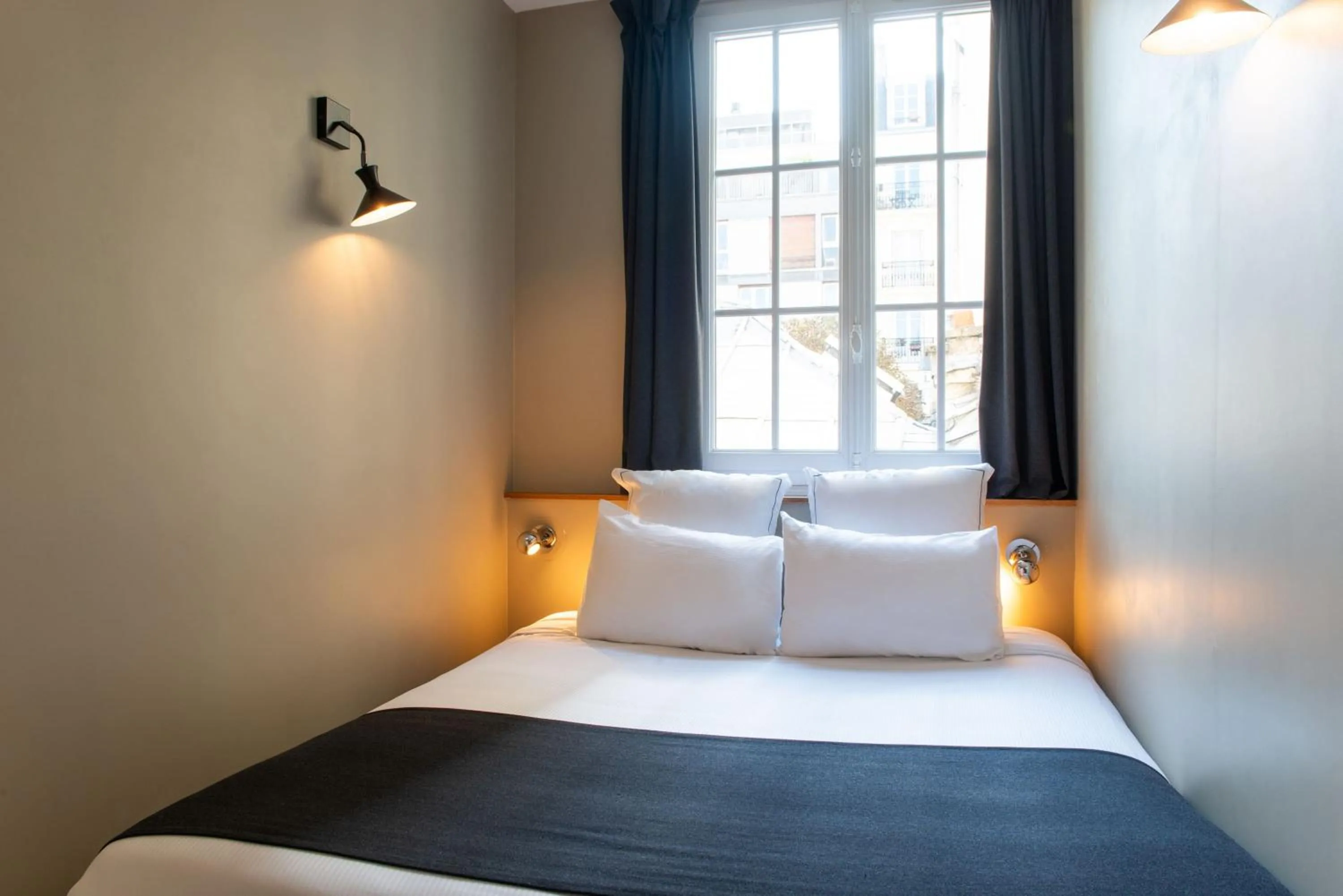Bed in Hôtel Helzear Montparnasse