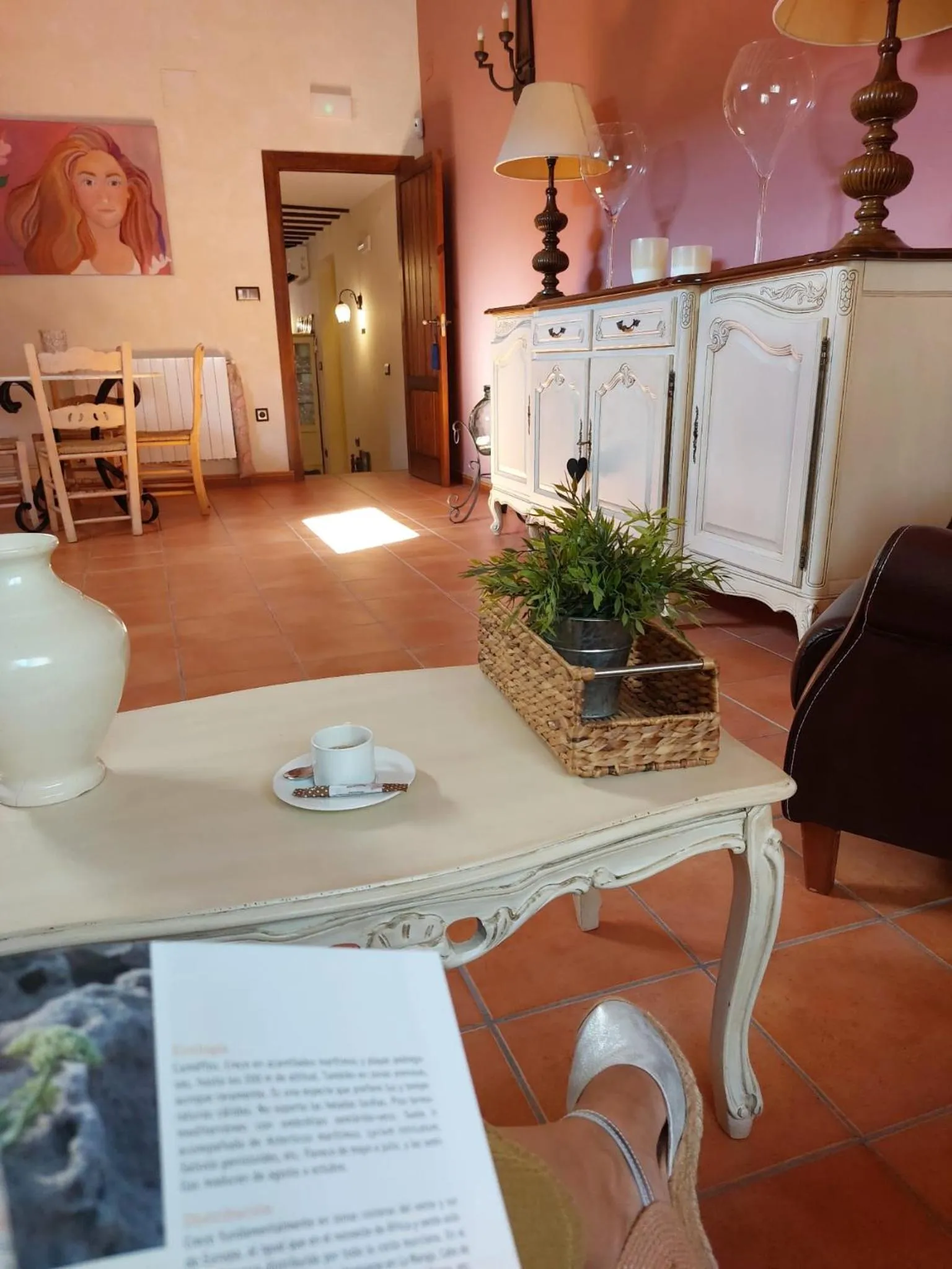 Communal lounge/ TV room in Casa de La Campana