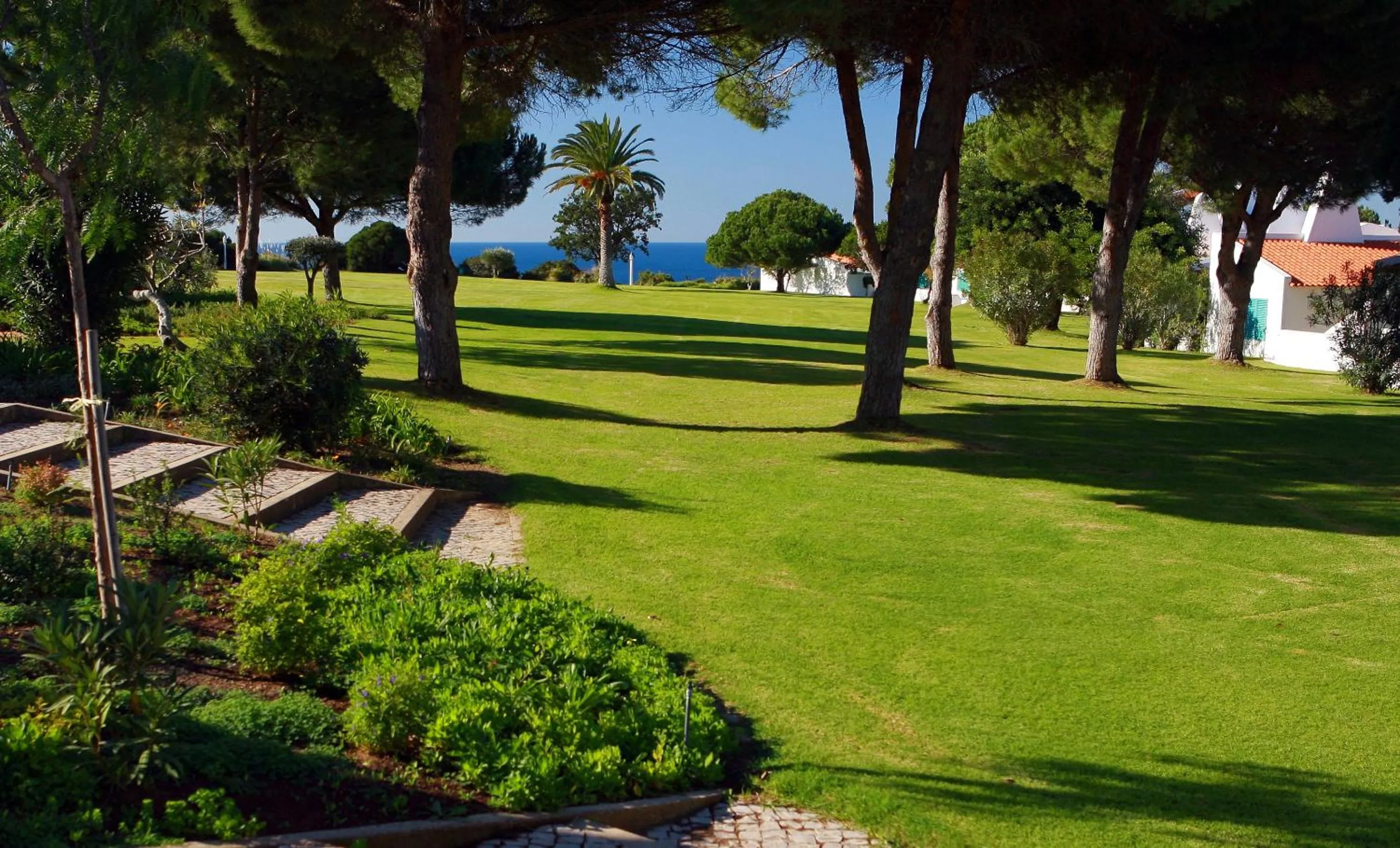 Day in Aldeamento Turistico da Prainha