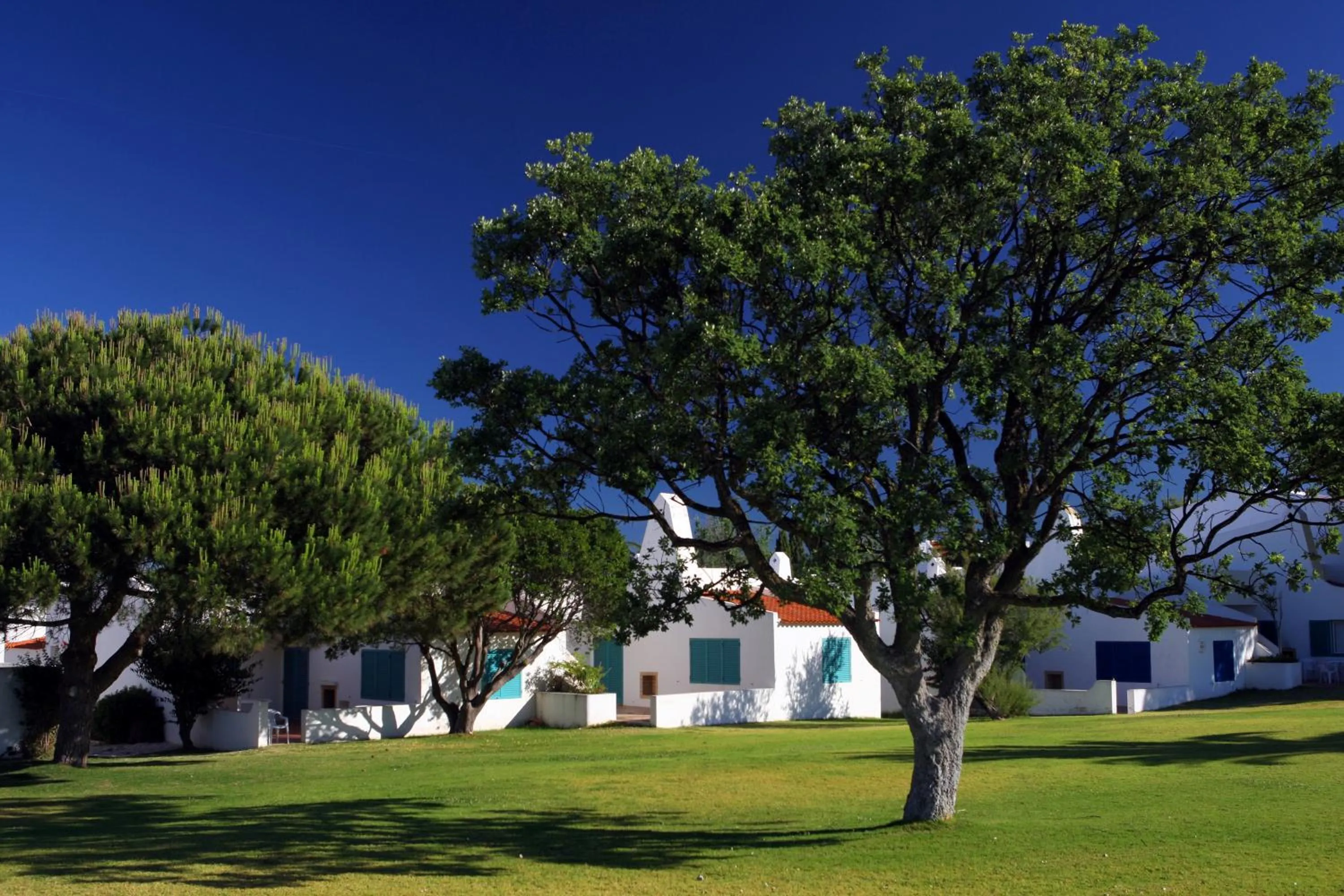 Property building in Aldeamento Turistico da Prainha