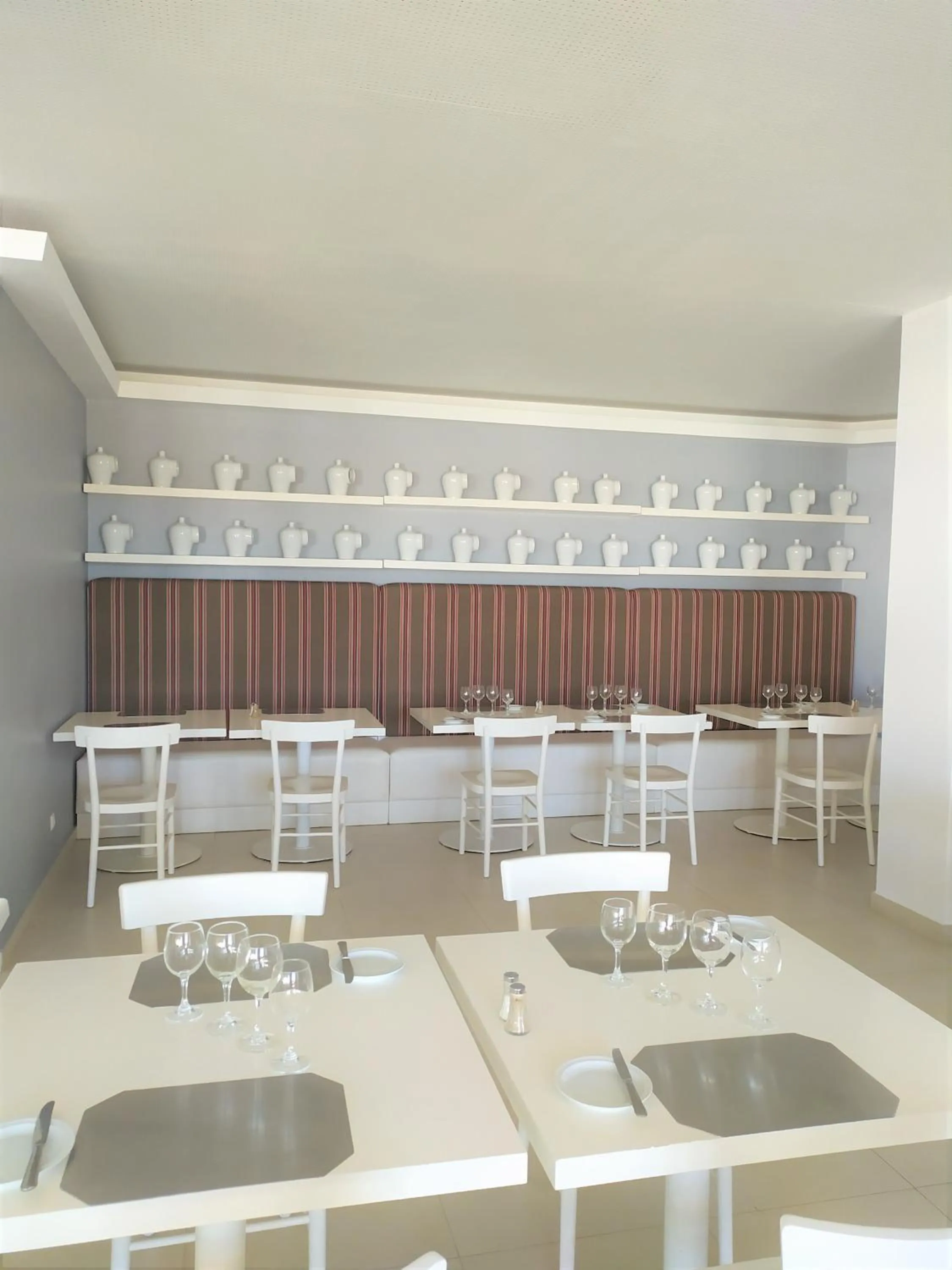 Restaurant/places to eat in Aldeamento Turistico da Prainha