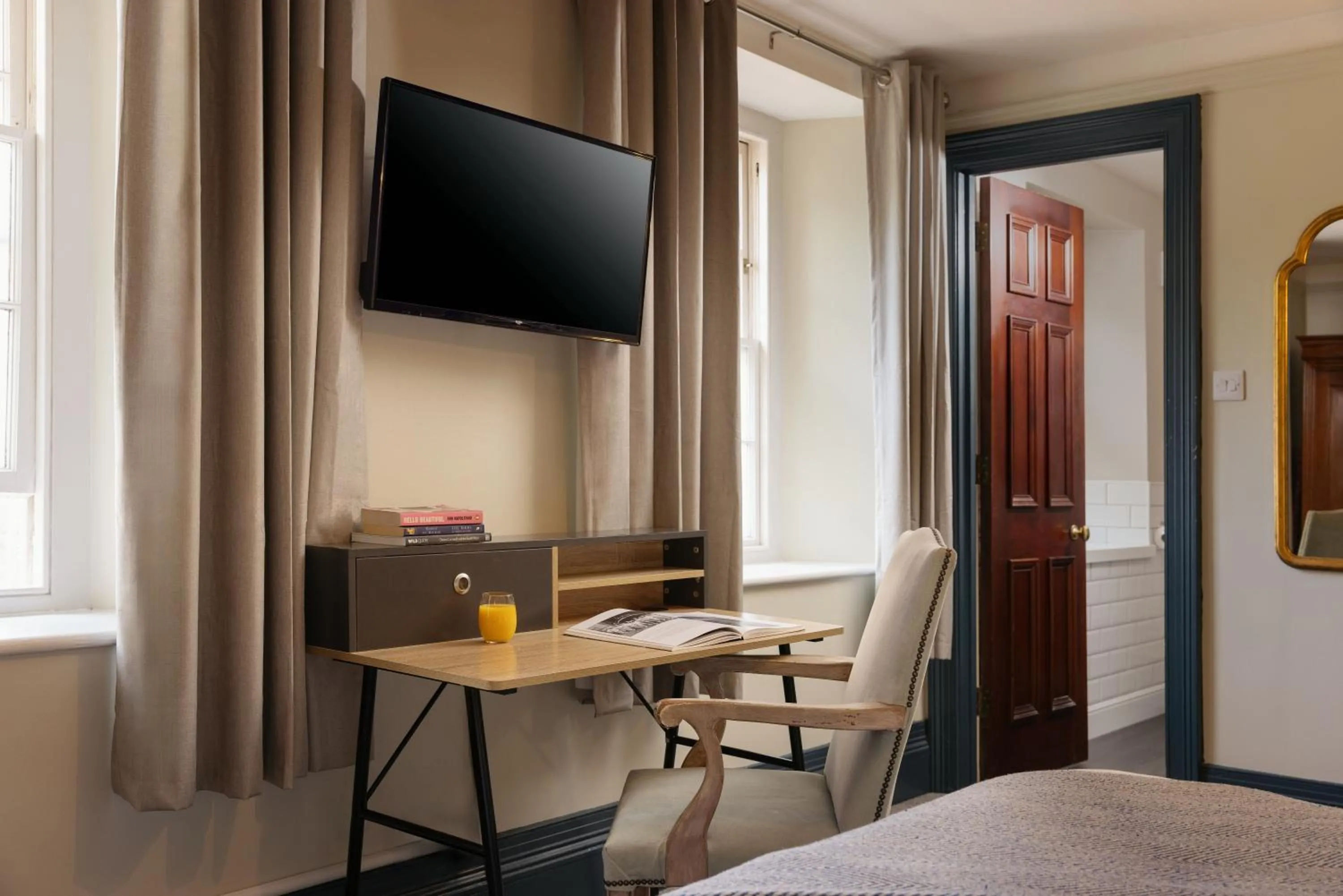 Bedroom, Bed in The Alverton