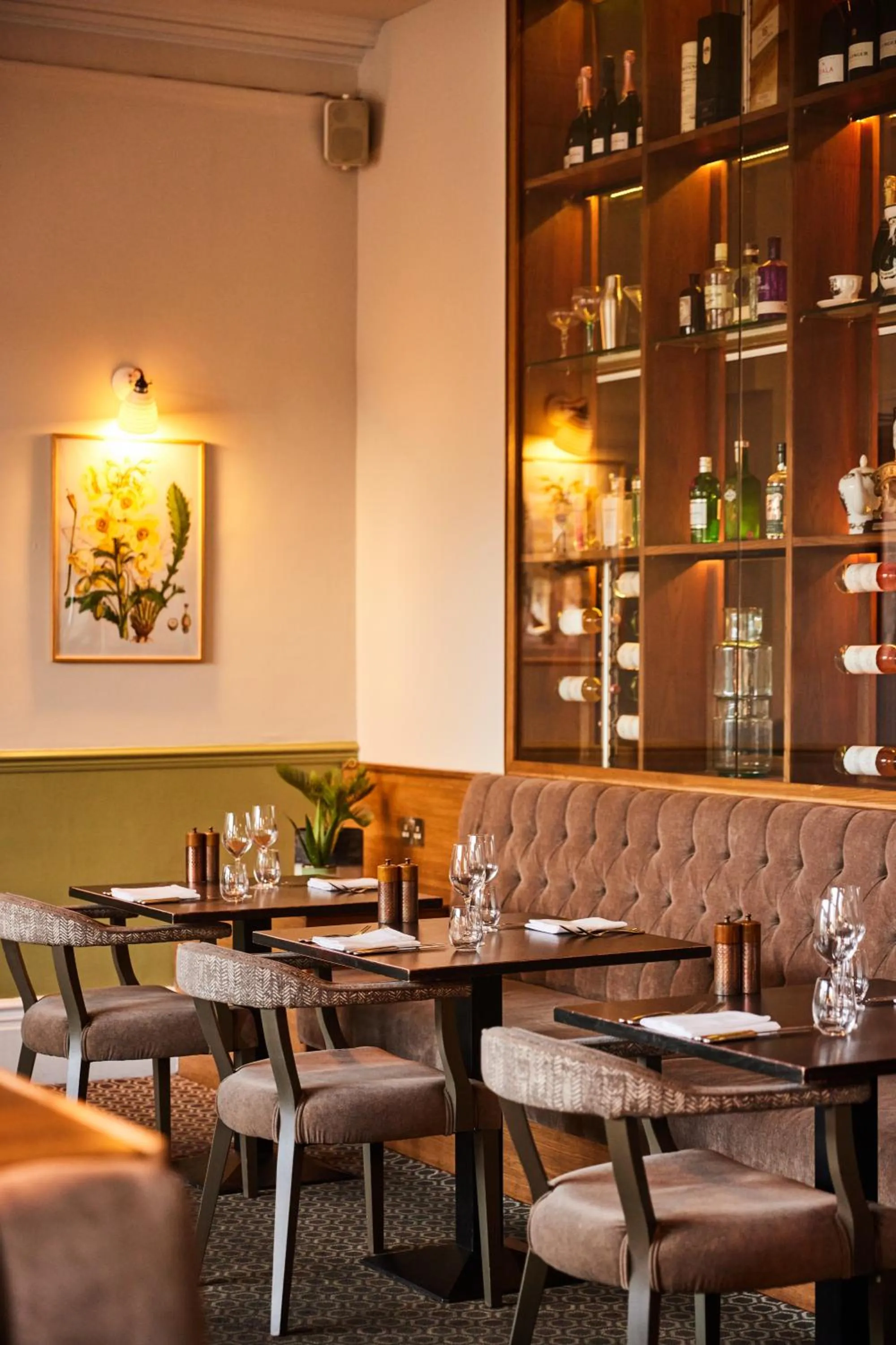 Restaurant/places to eat in The Alverton