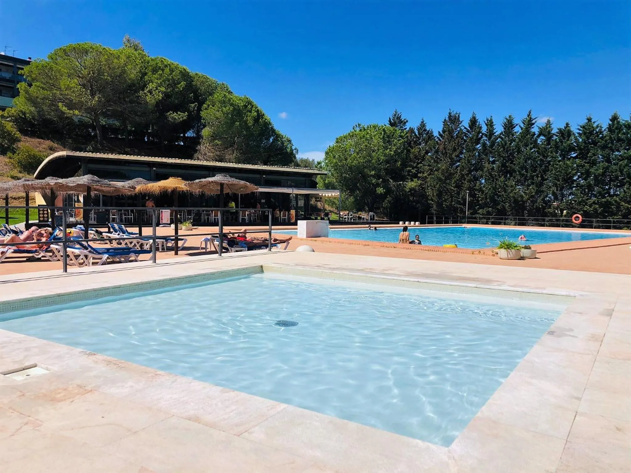 Swimming pool in VitaSol Park