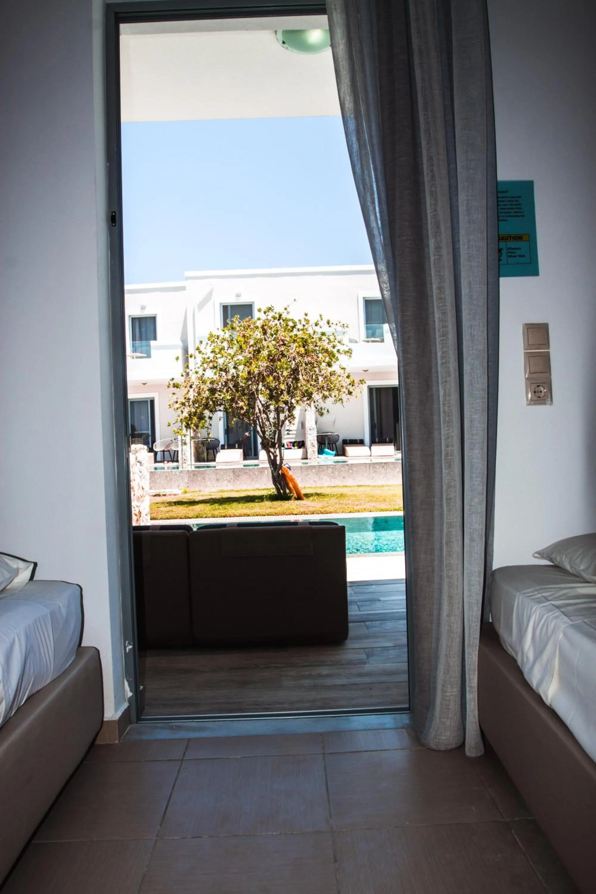 Pool view, Bed in Sunshine Hotel Tigaki