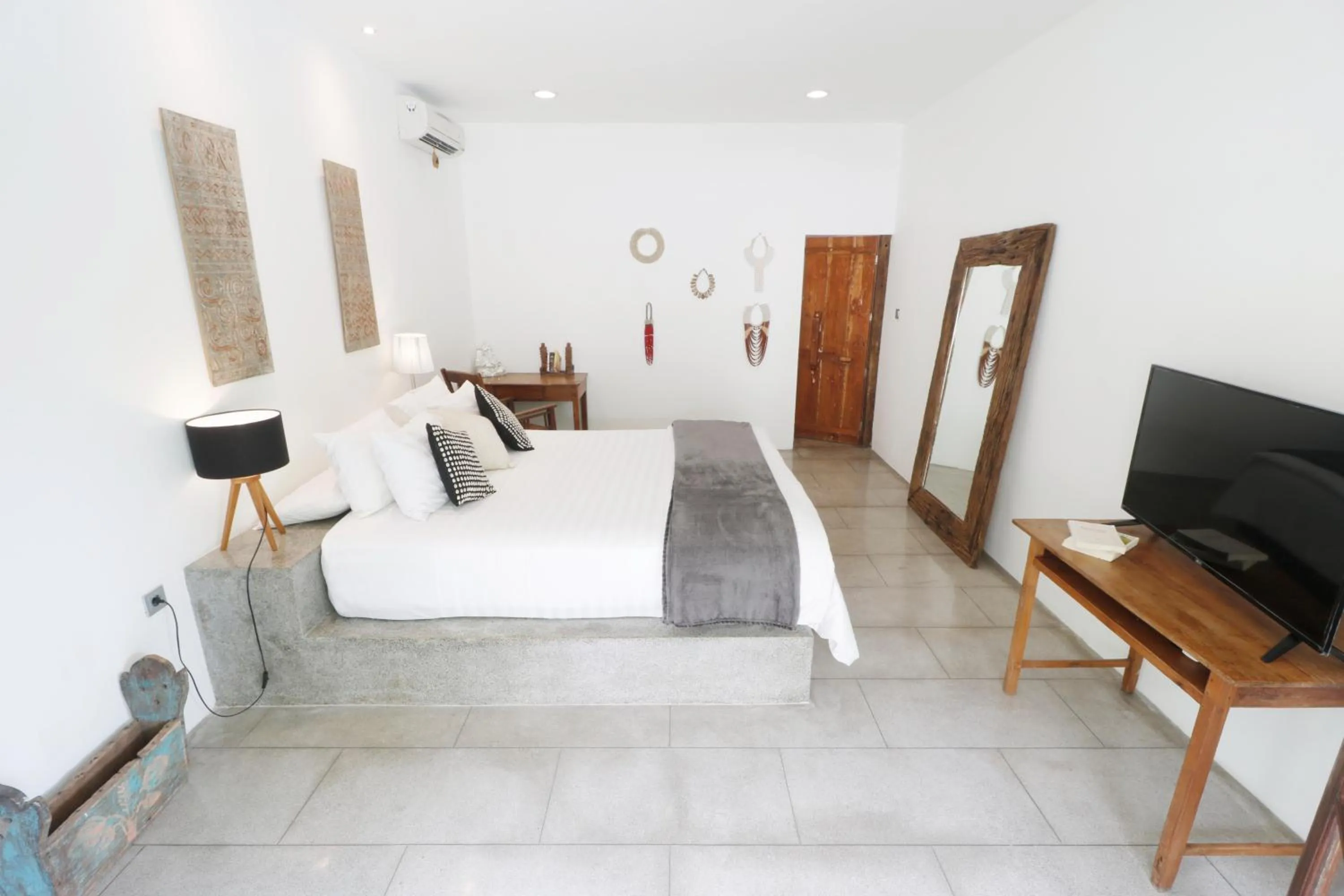 Photo of the whole room, Bed in The Apartments Canggu