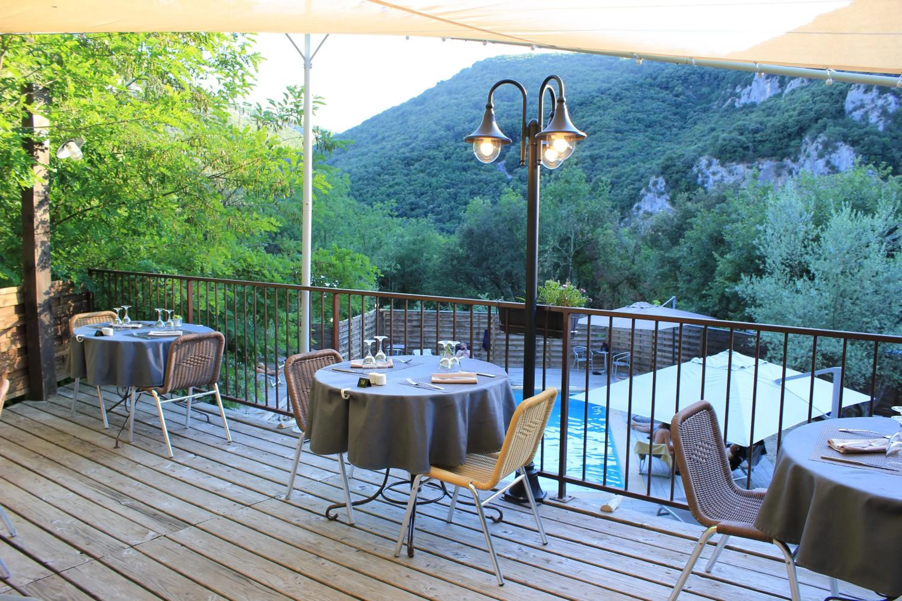 Restaurant/places to eat in Le Belvedere