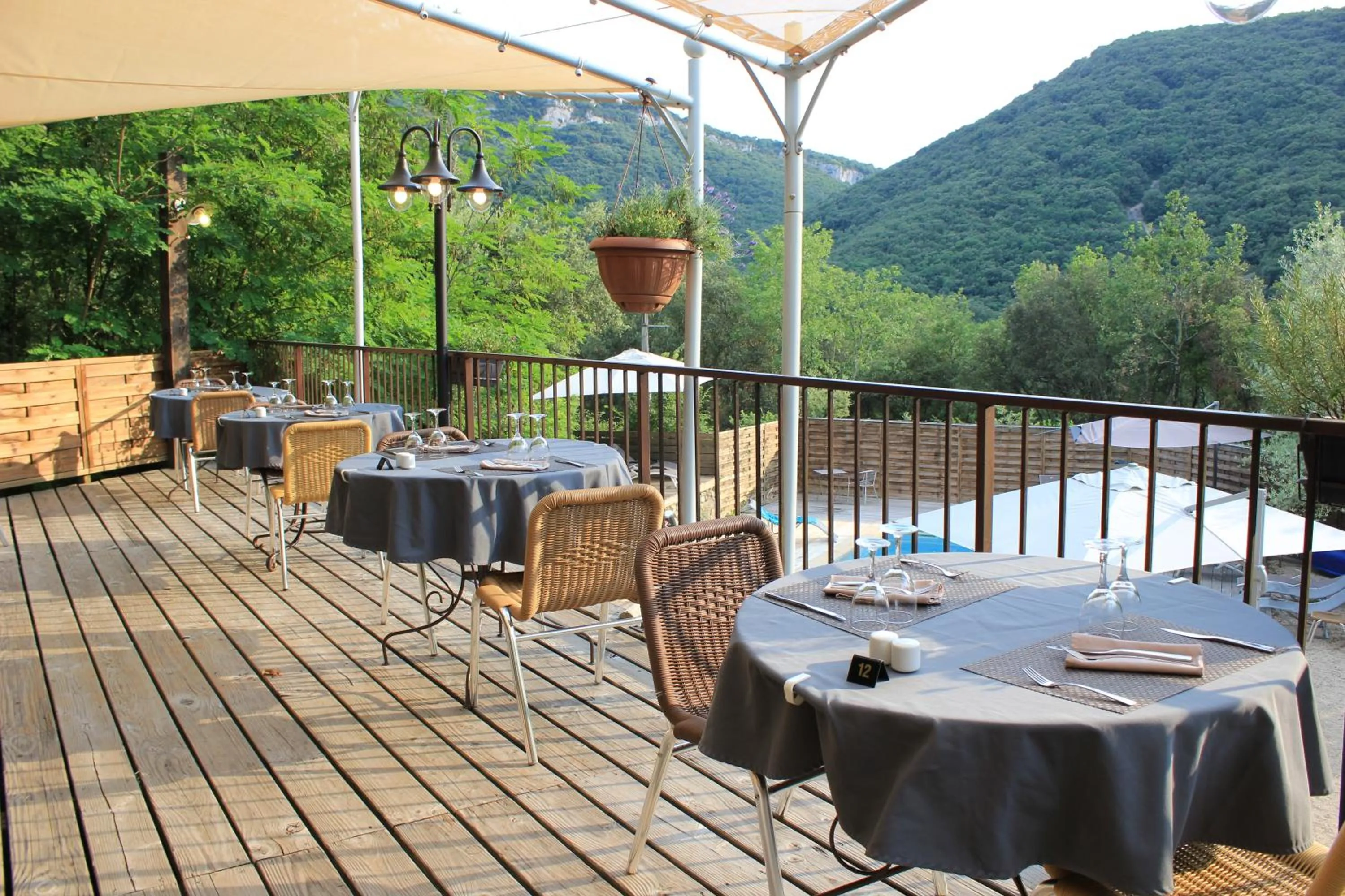 Restaurant/places to eat in Le Belvedere