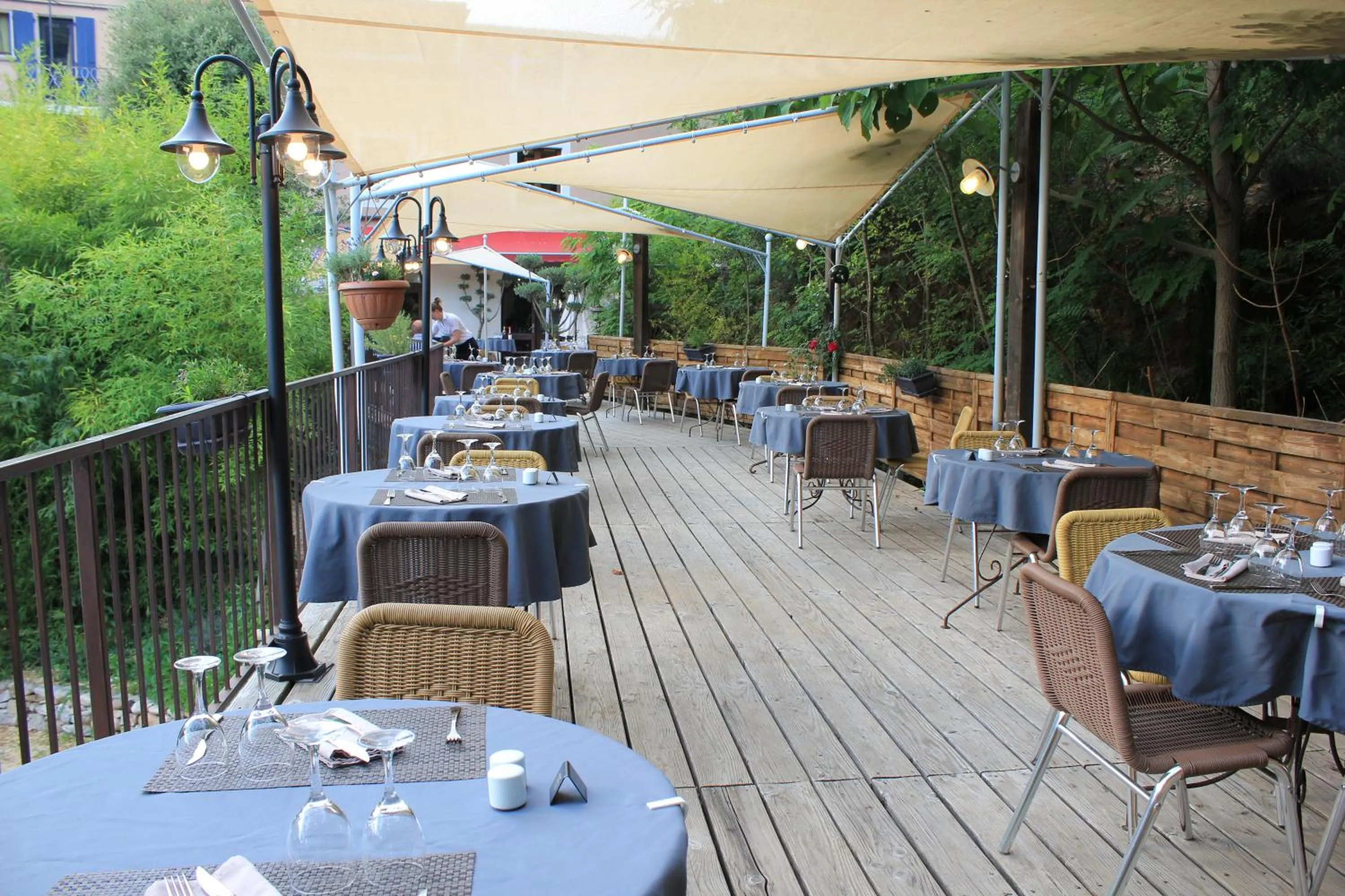 Restaurant/places to eat in Le Belvedere