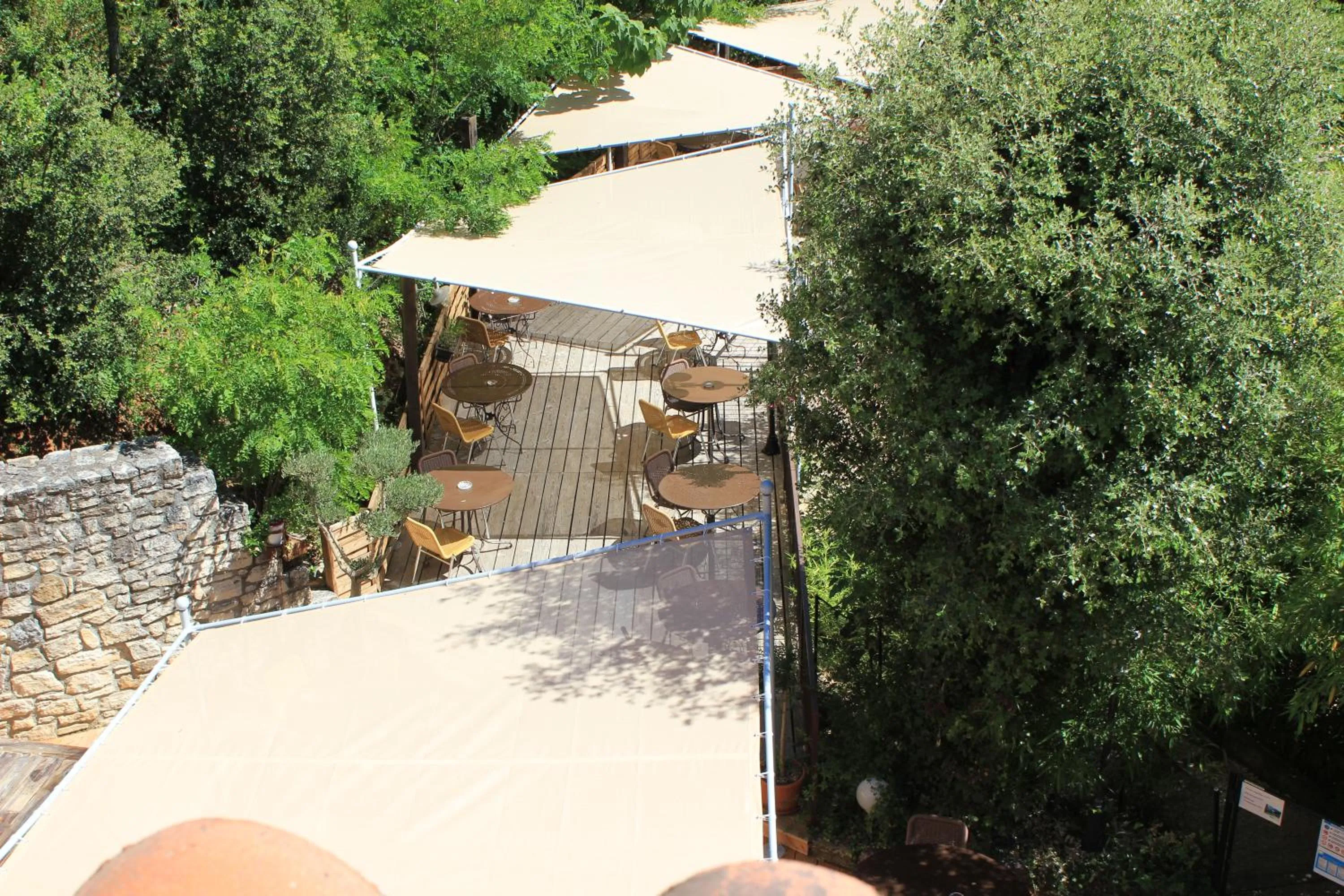 Restaurant/places to eat in Le Belvedere