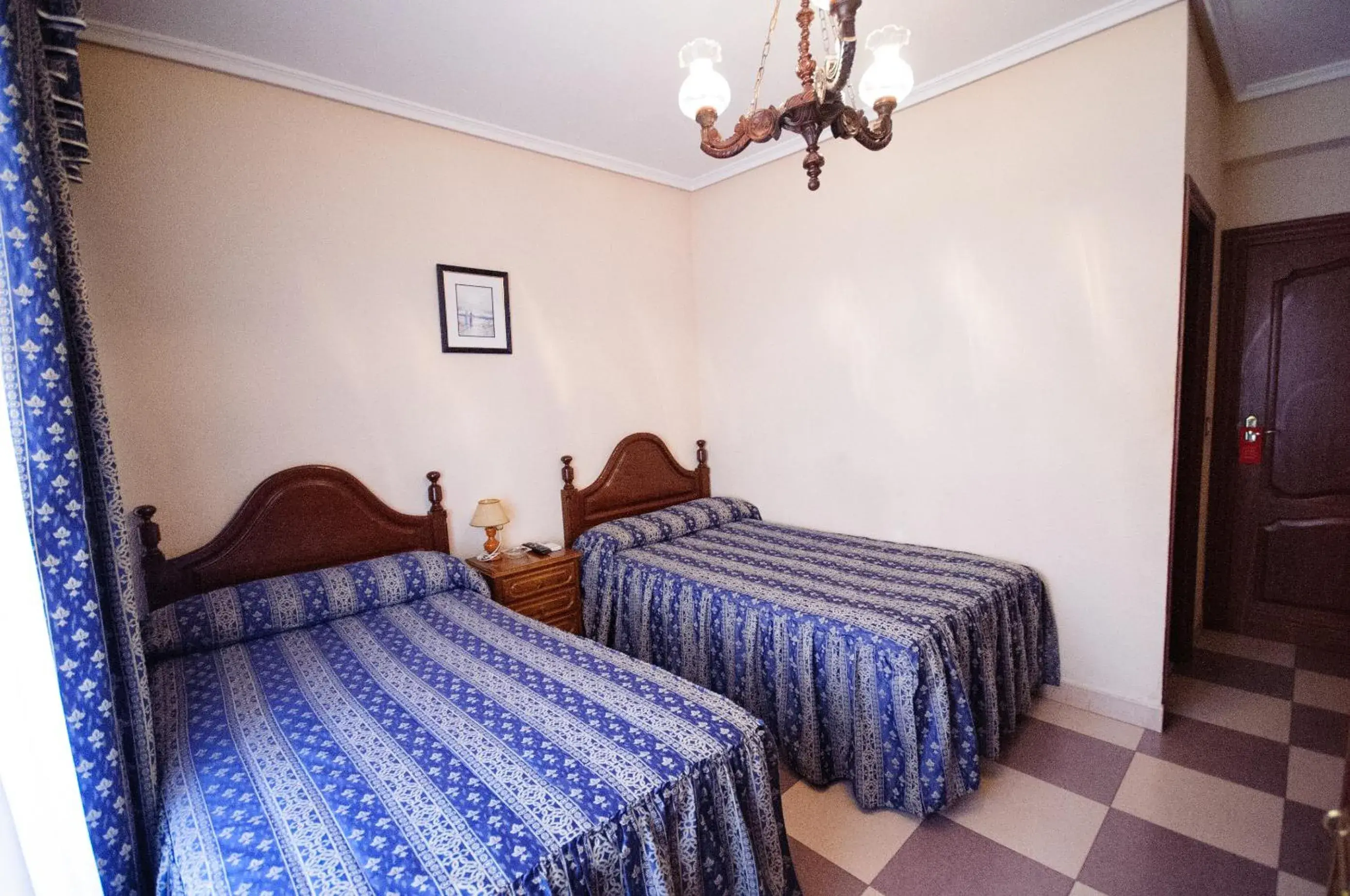 Double or Twin Room - single occupancy in Hostal Restaurante la Trucha Double or Twin Room - single occupancy in Hostal Restaurante la Trucha
