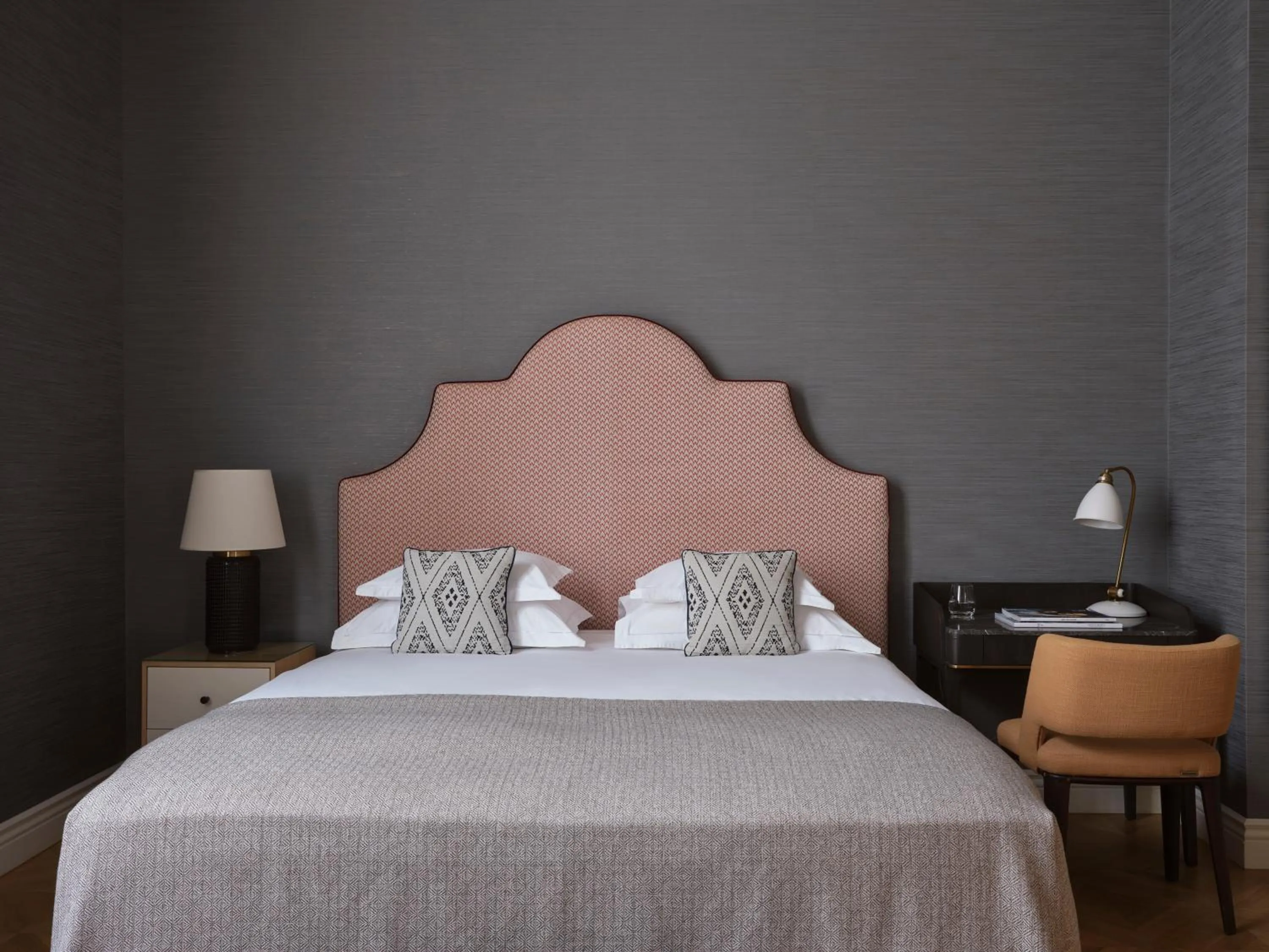 Bed in Hotel Capital