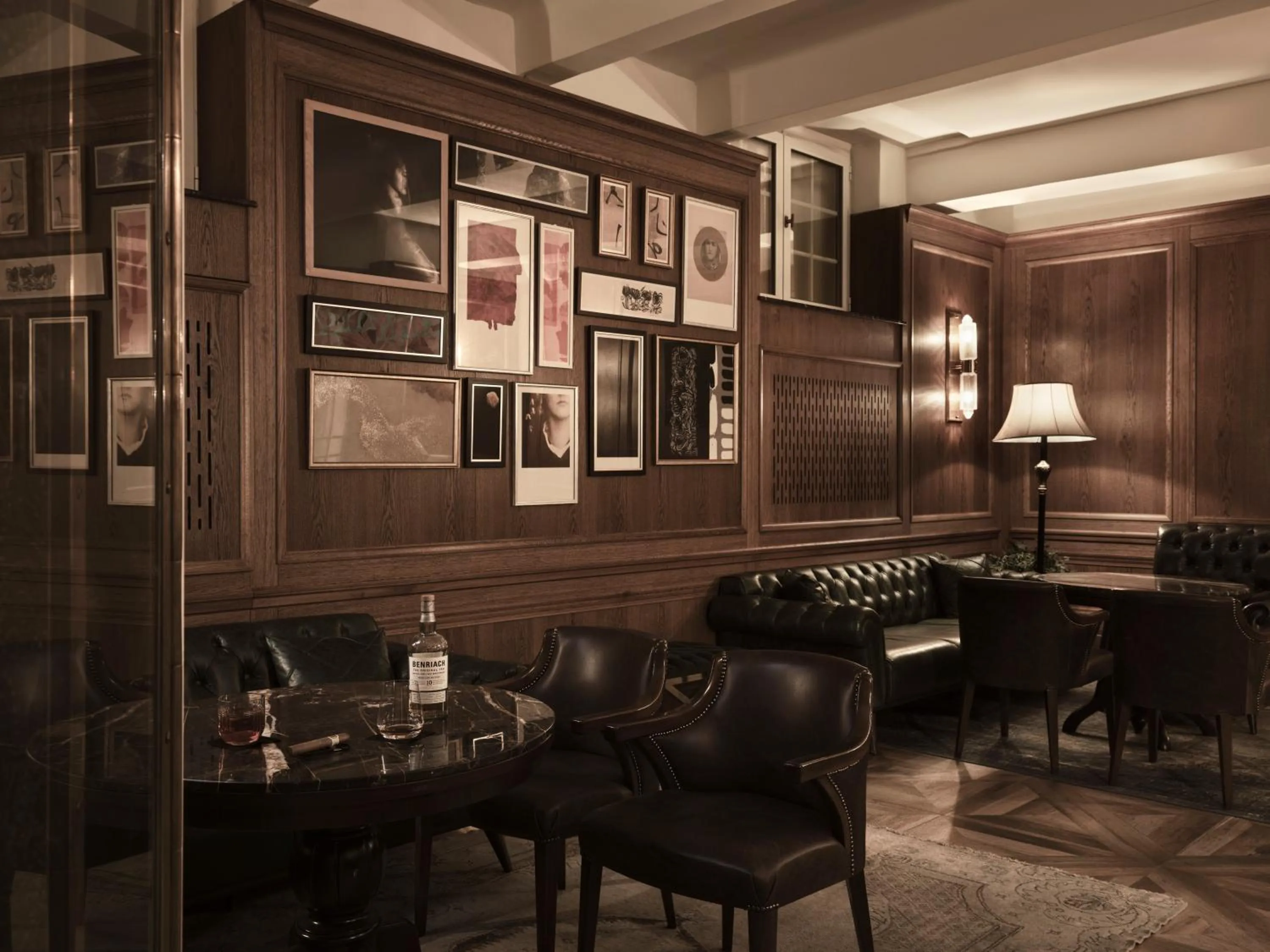 Seating area in Hotel Capital