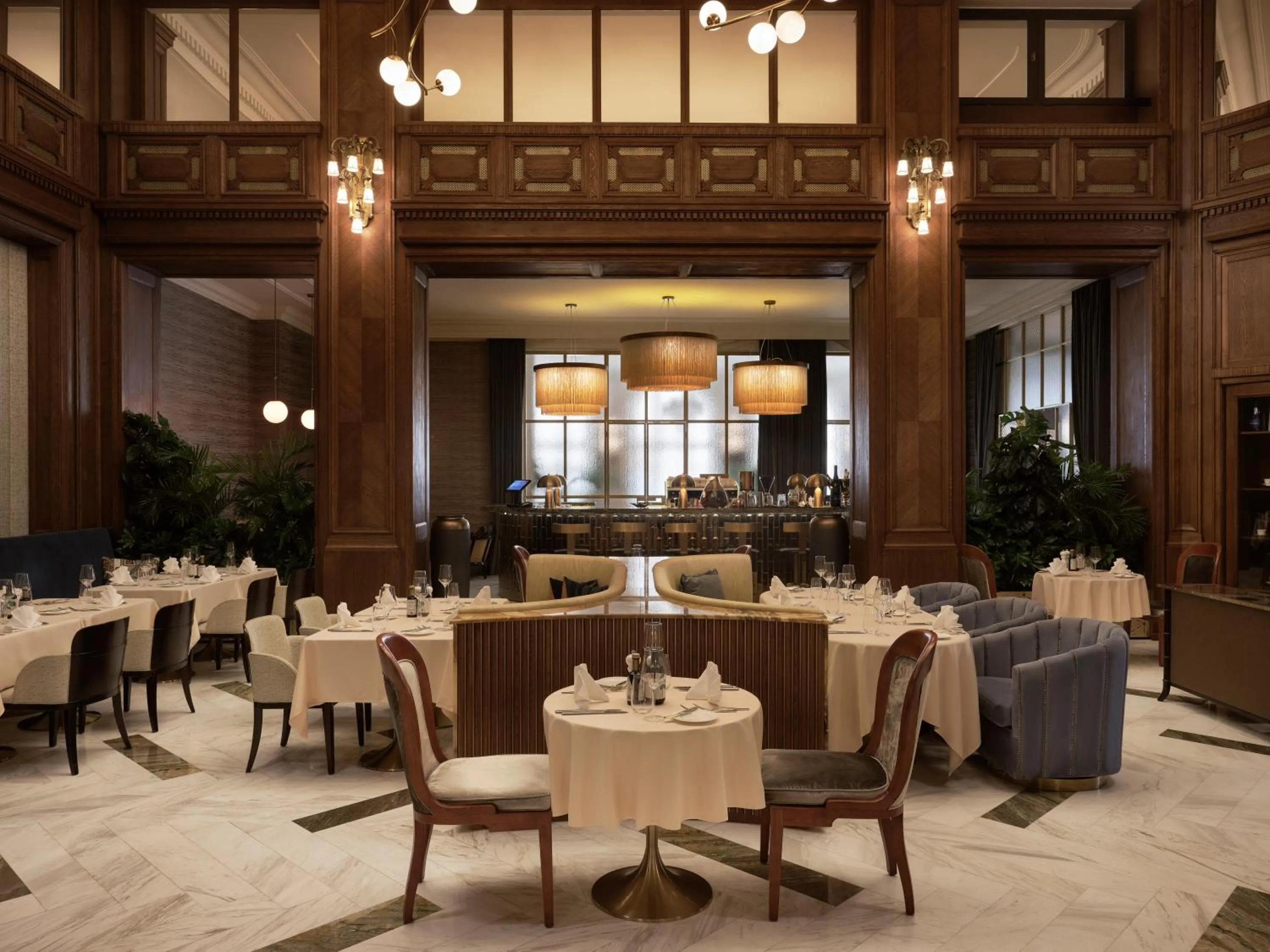 Restaurant/places to eat in Hotel Capital