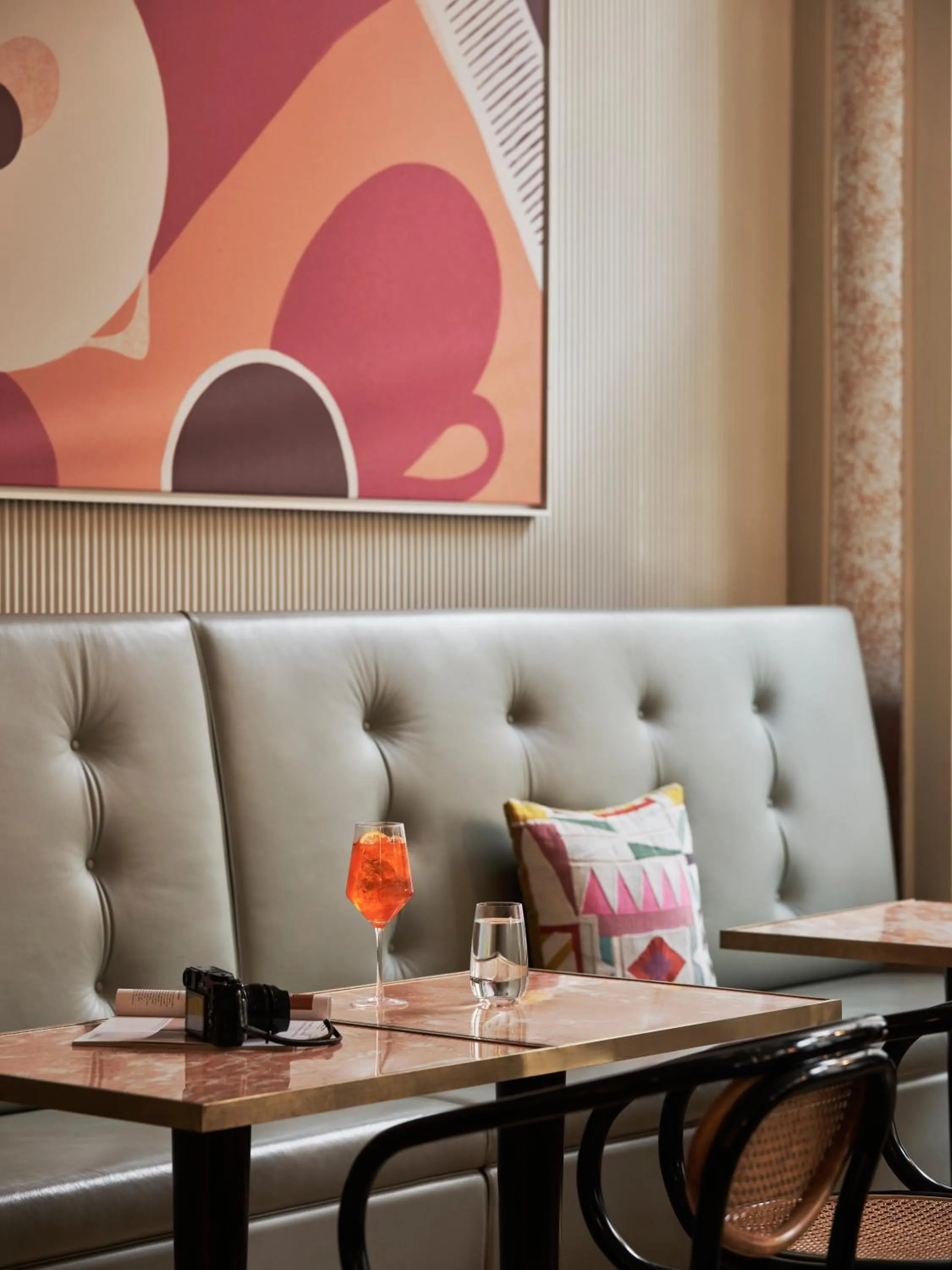 Lounge or bar in Hotel Capital