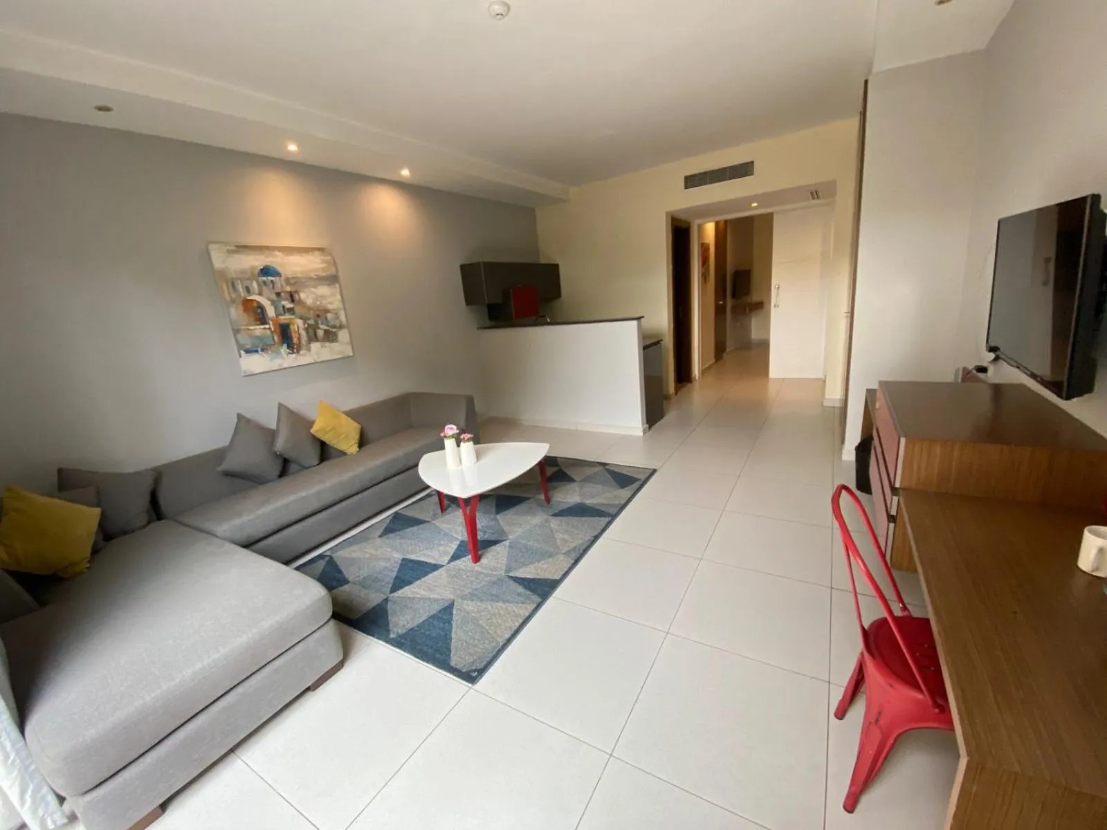 Communal lounge/ TV room in The Ray Hotel and Studios