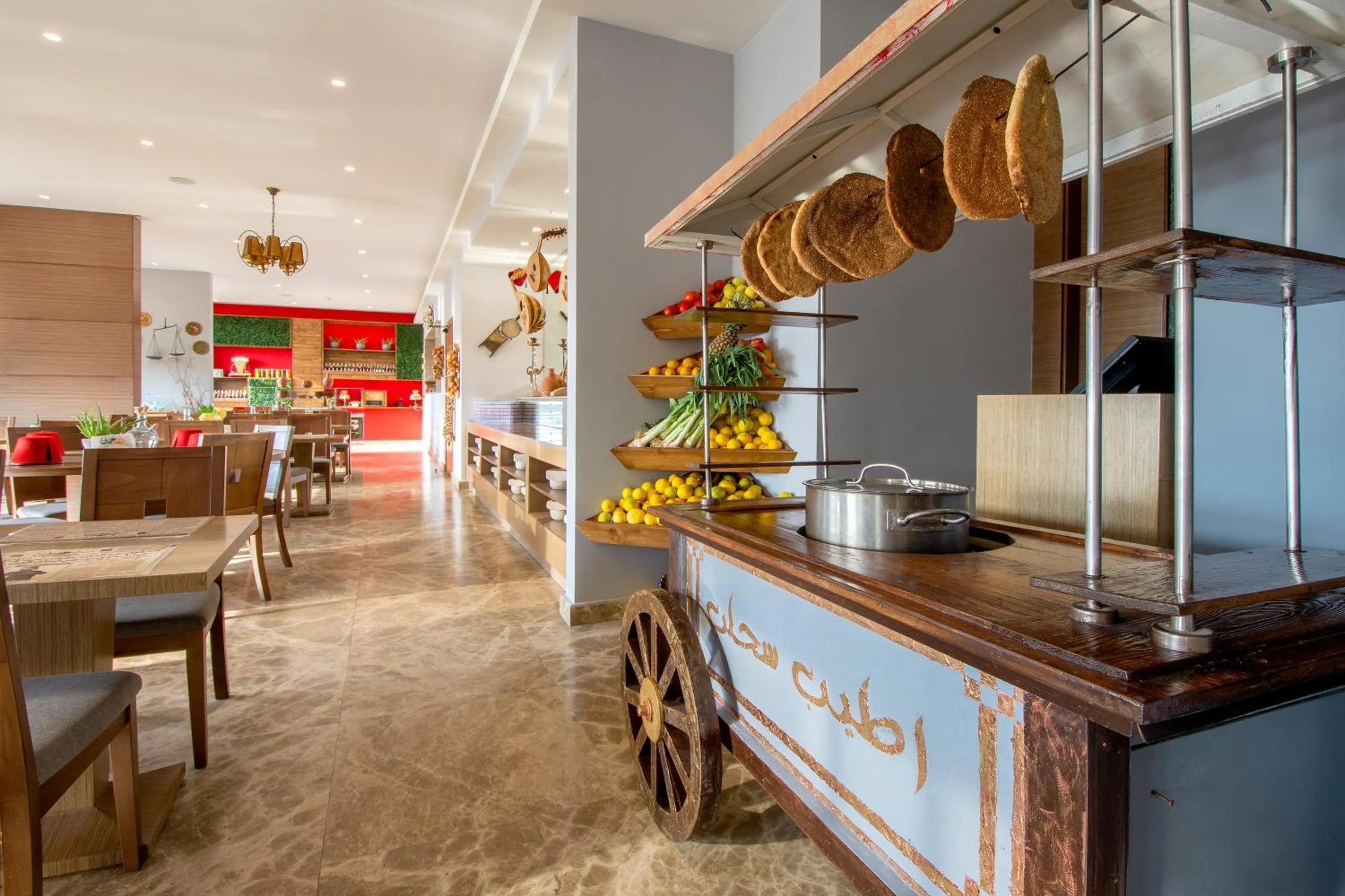 Restaurant/places to eat in The Ray Hotel and Studios