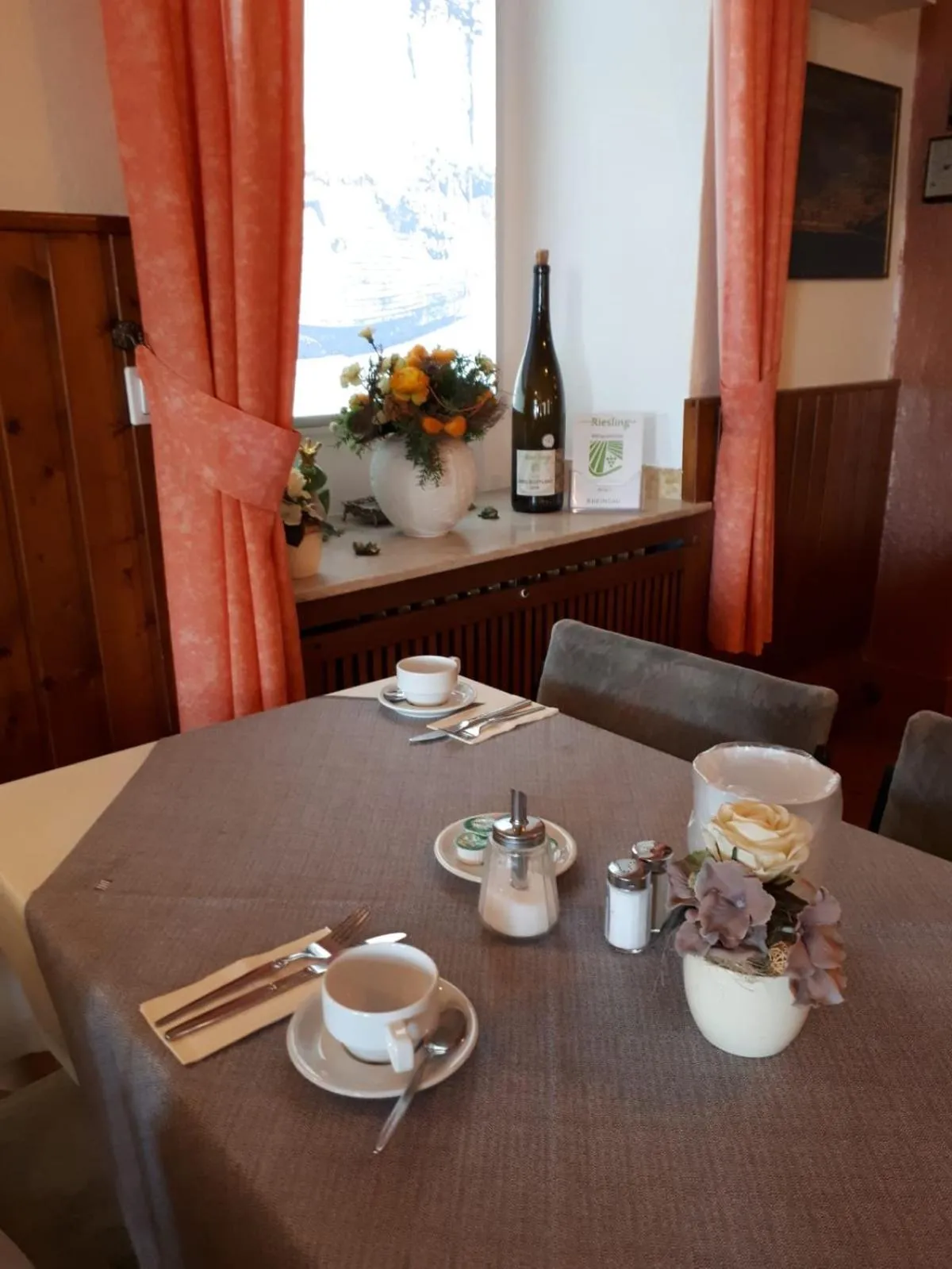 Dining area in Hotel Krone Rüdesheim