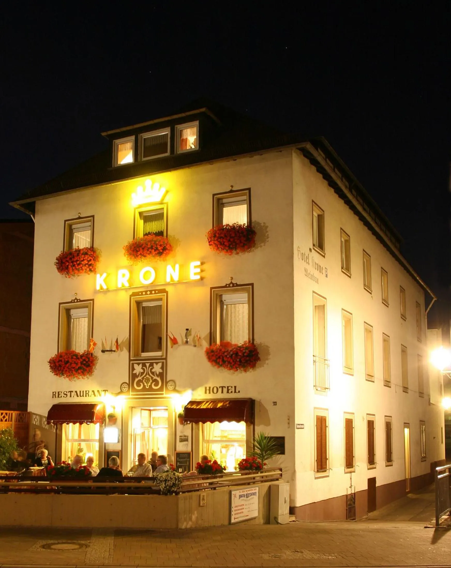 Facade/entrance in Hotel Krone Rüdesheim
