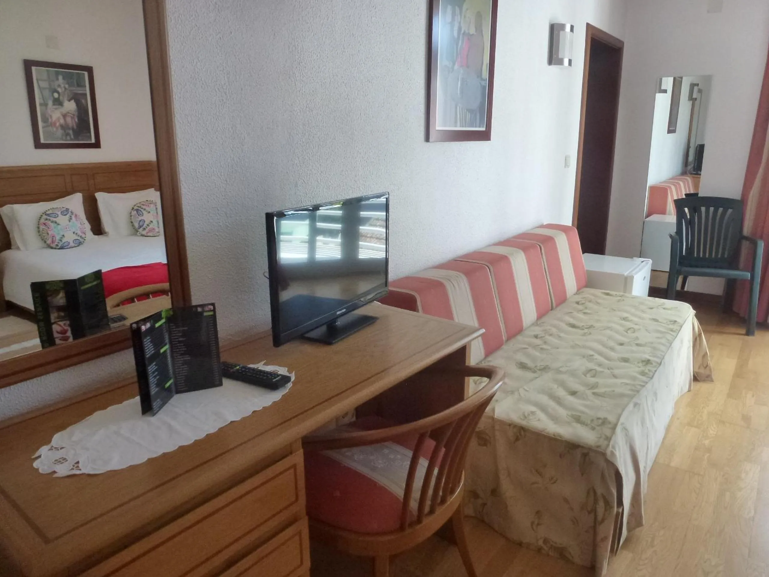 TV and multimedia in Hotel Pantanha Nature & Fitness