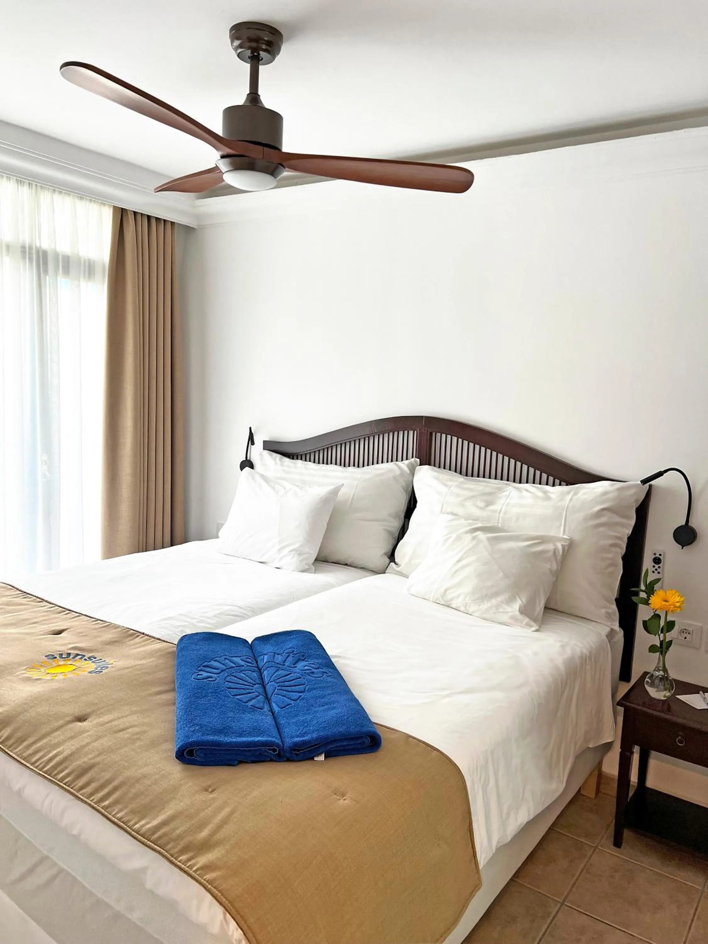 Bed in Sunsuites Carolina