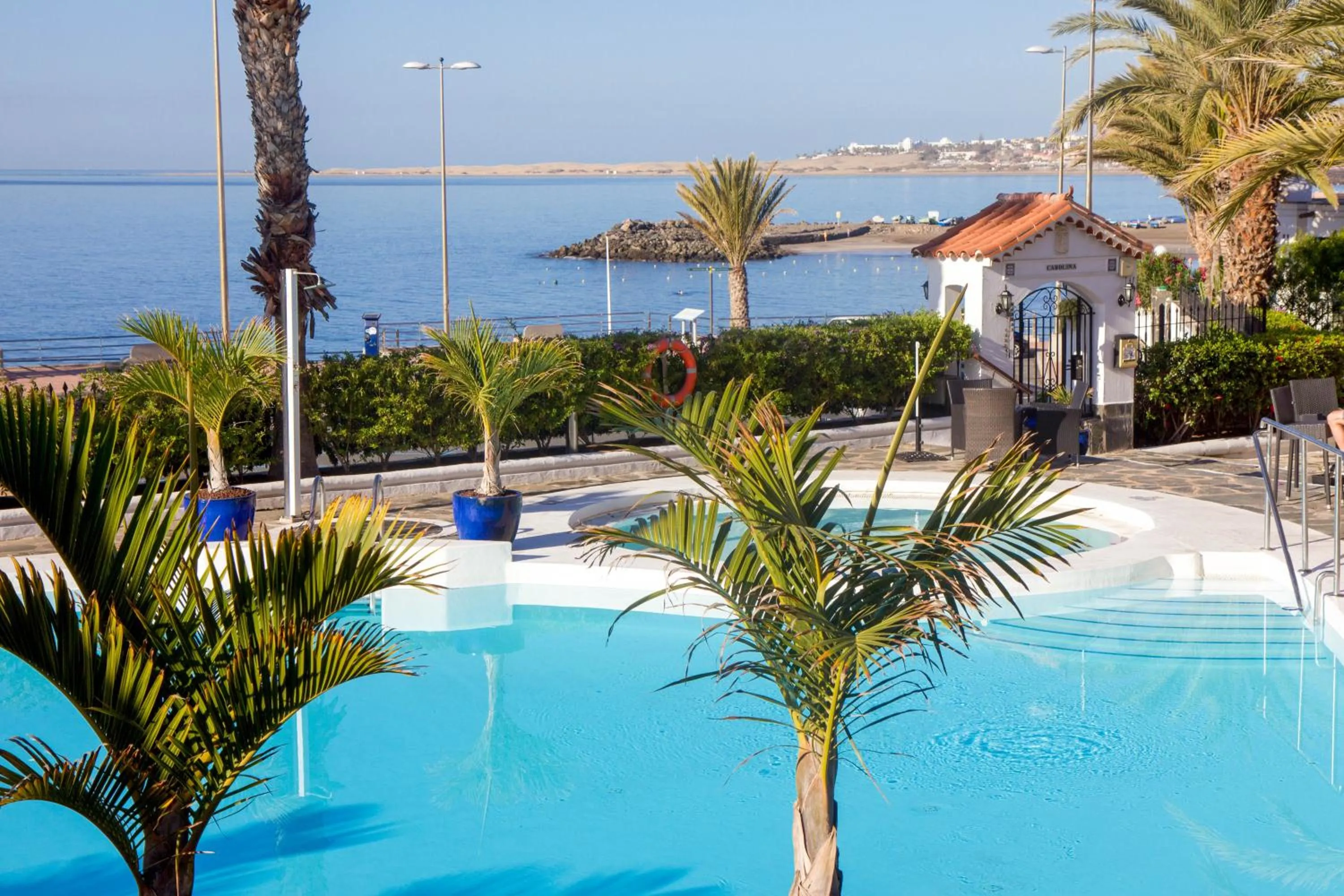 Facade/entrance in Sunsuites Carolina