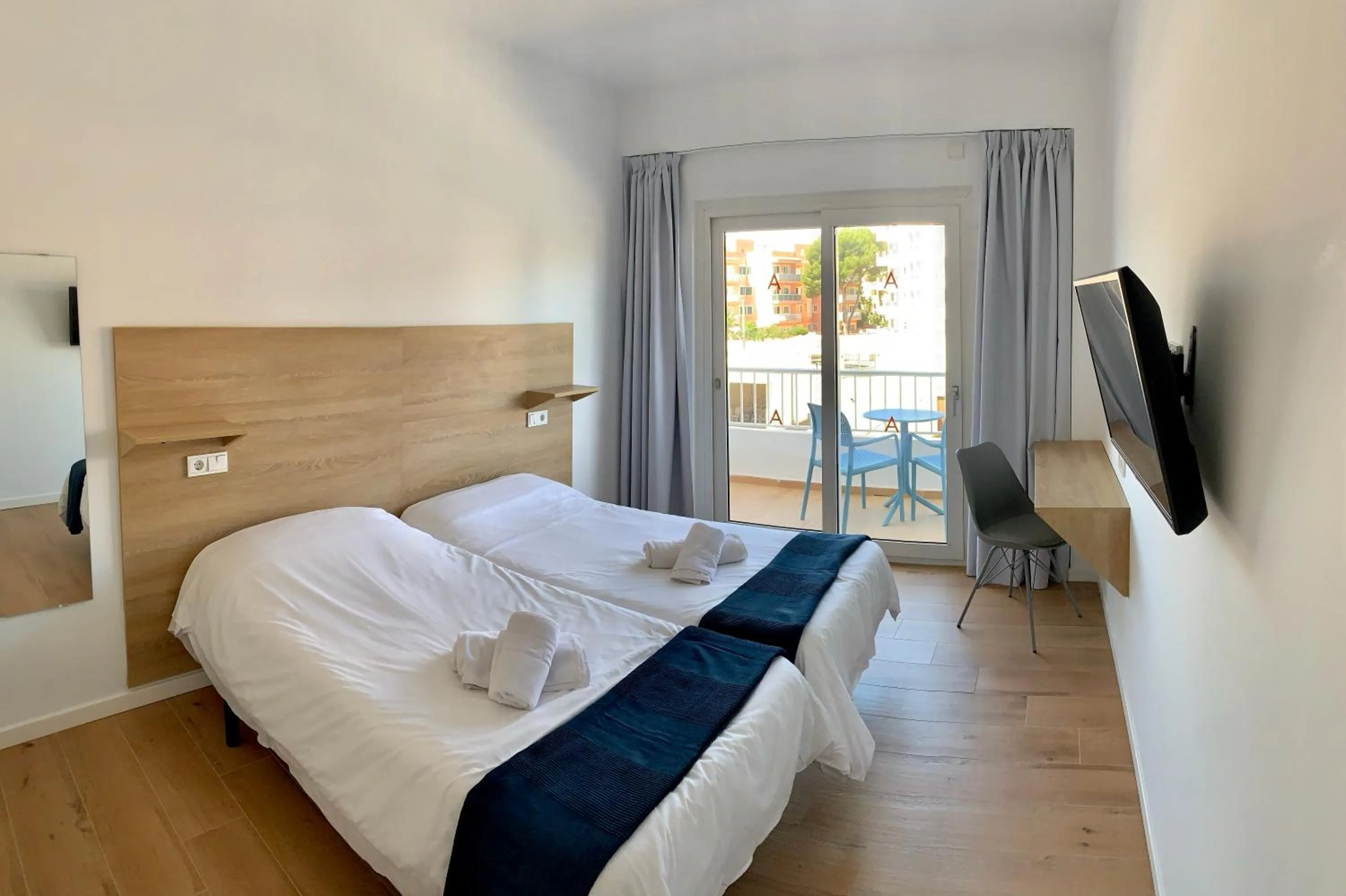 Photo of the whole room, Bed in Hostal Alzina