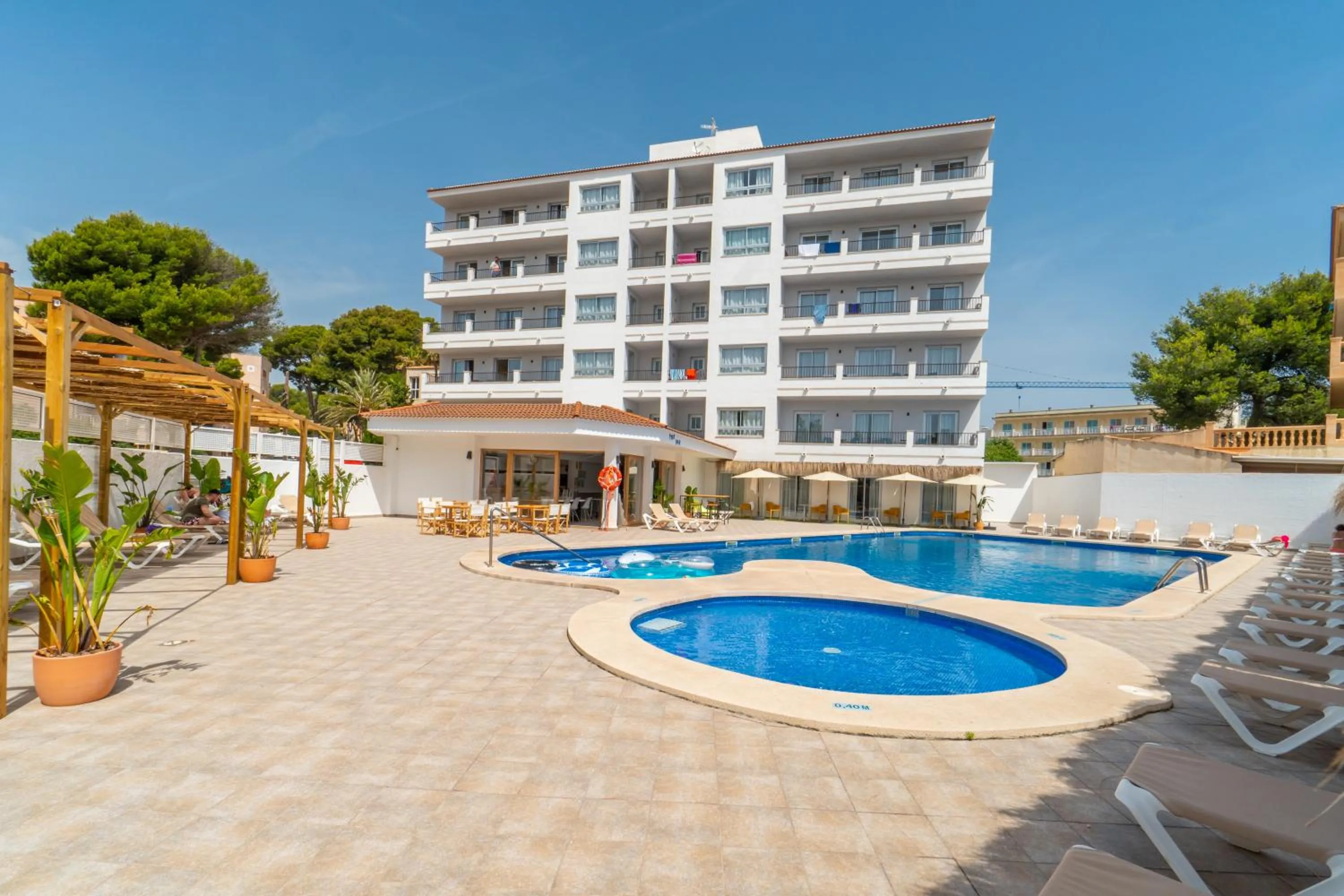 Swimming pool in Hostal Alzina