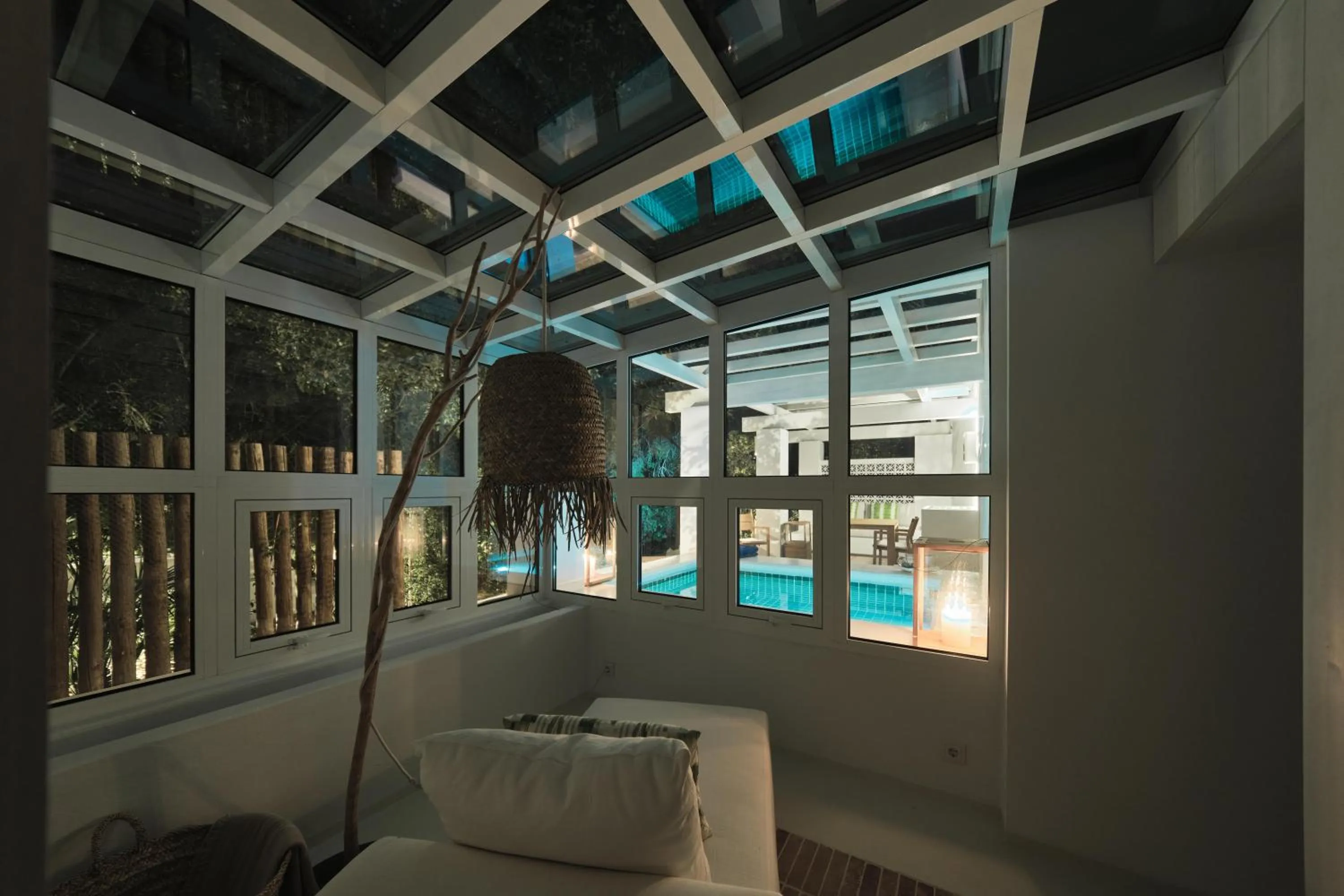 Pool view, Bed in Octant Vila Monte