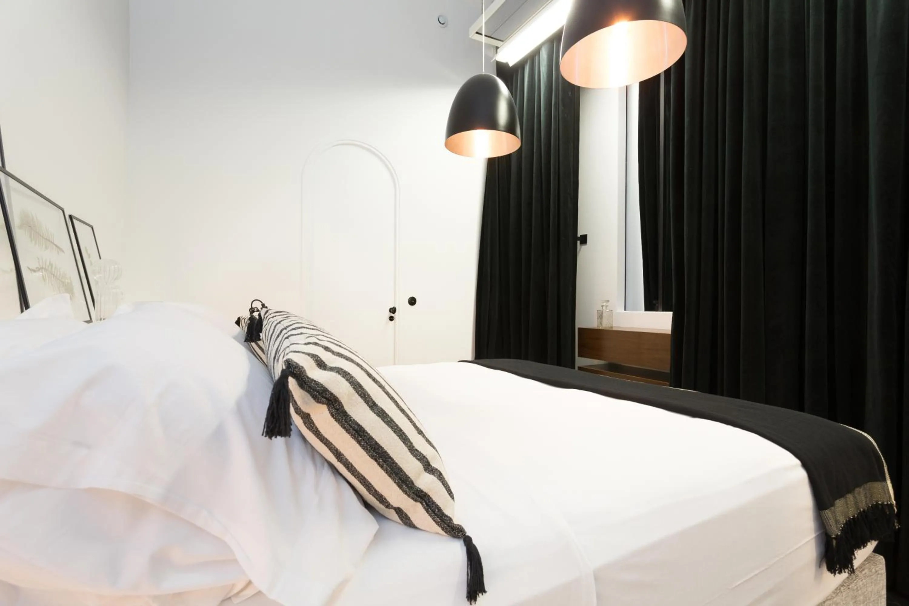 Bed in Habitat Parisien - 2BR-2BA - Aircon Loft Montorgueil