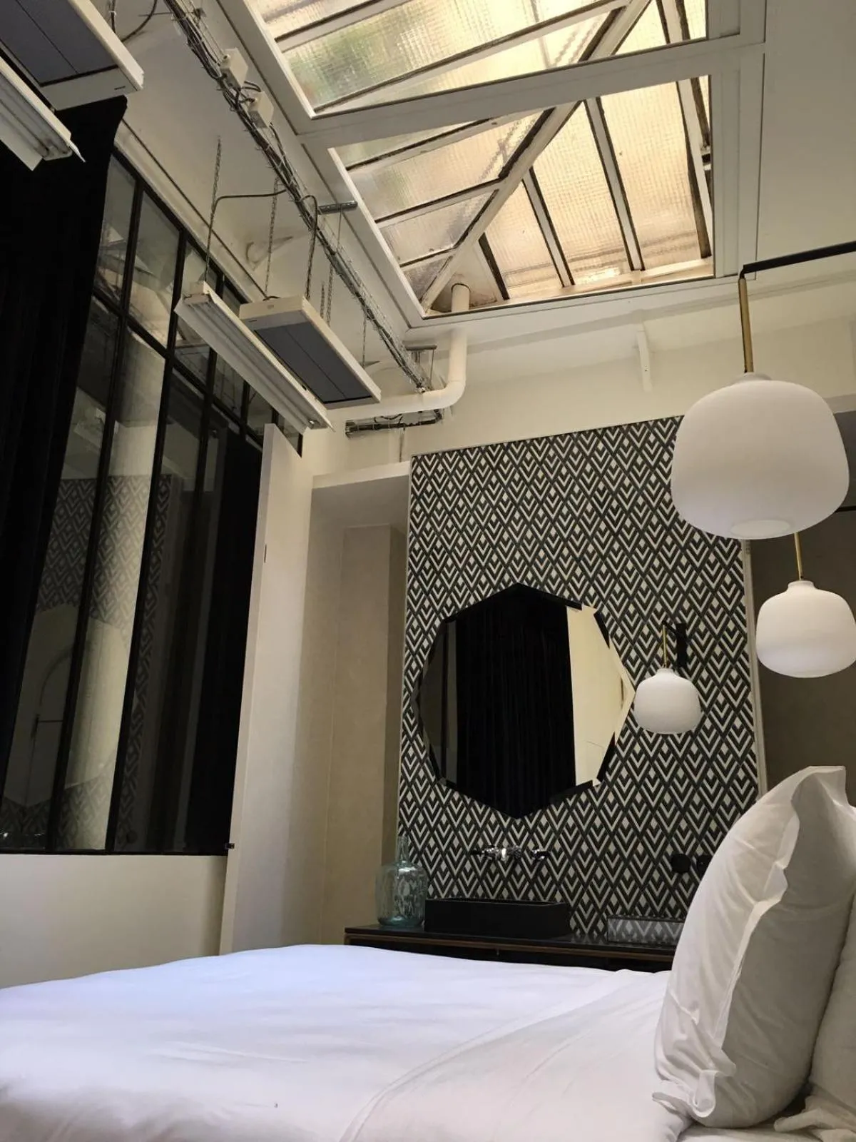 Bed in Habitat Parisien - 2BR-2BA - Aircon Loft Montorgueil