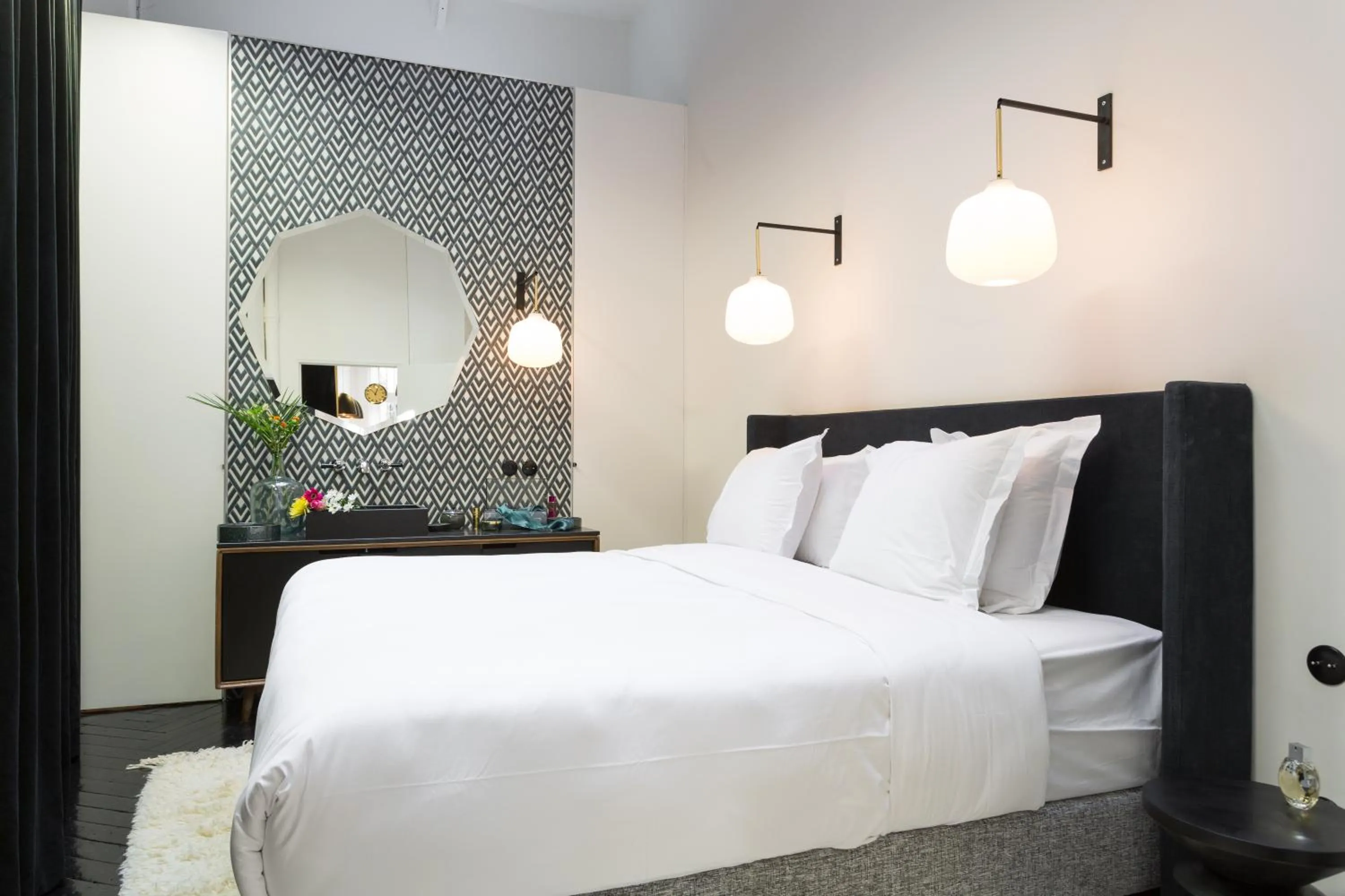 Bed in Habitat Parisien - 2BR-2BA - Aircon Loft Montorgueil