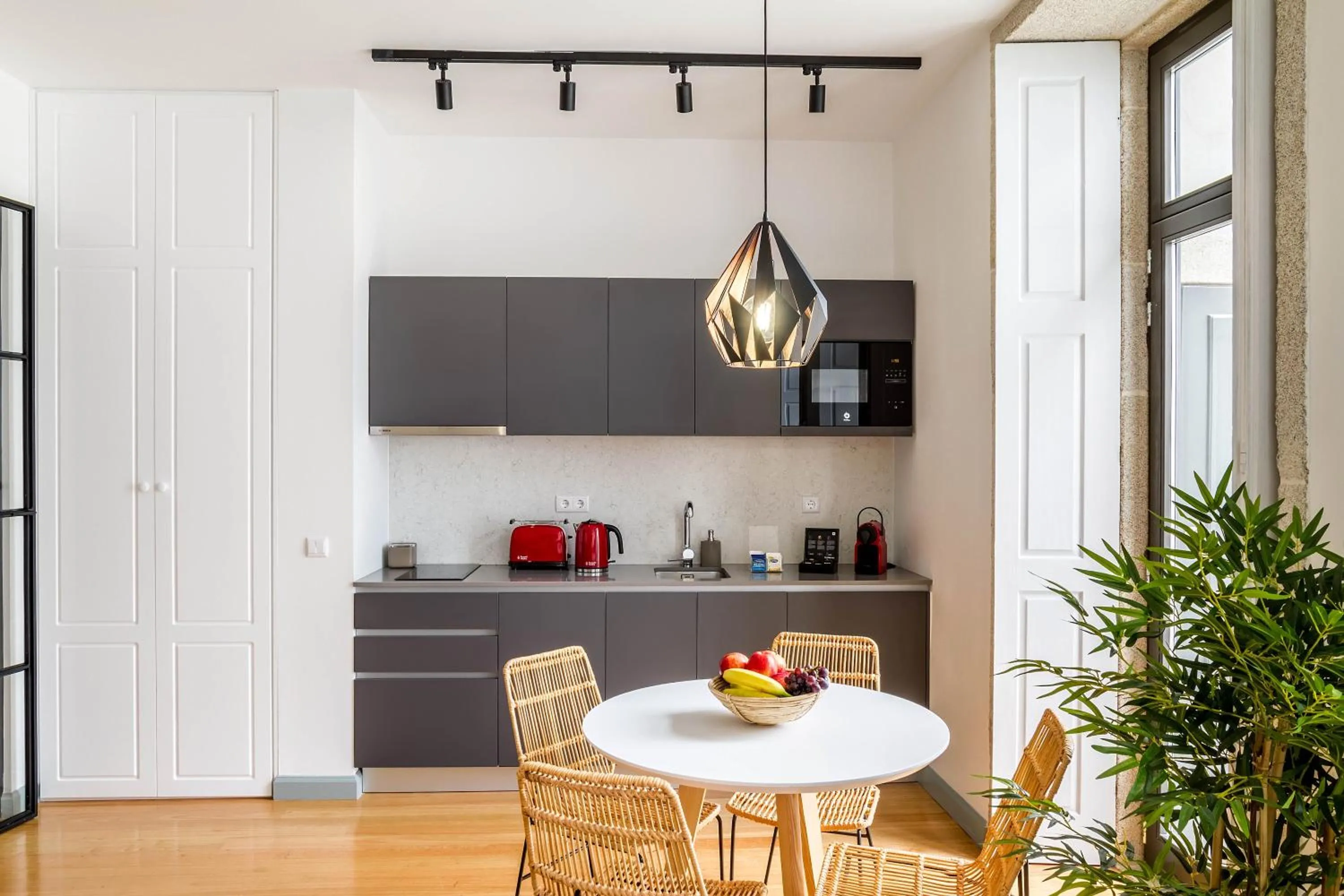 Coffee/tea facilities in InSitu Formosa 168 by Guestify