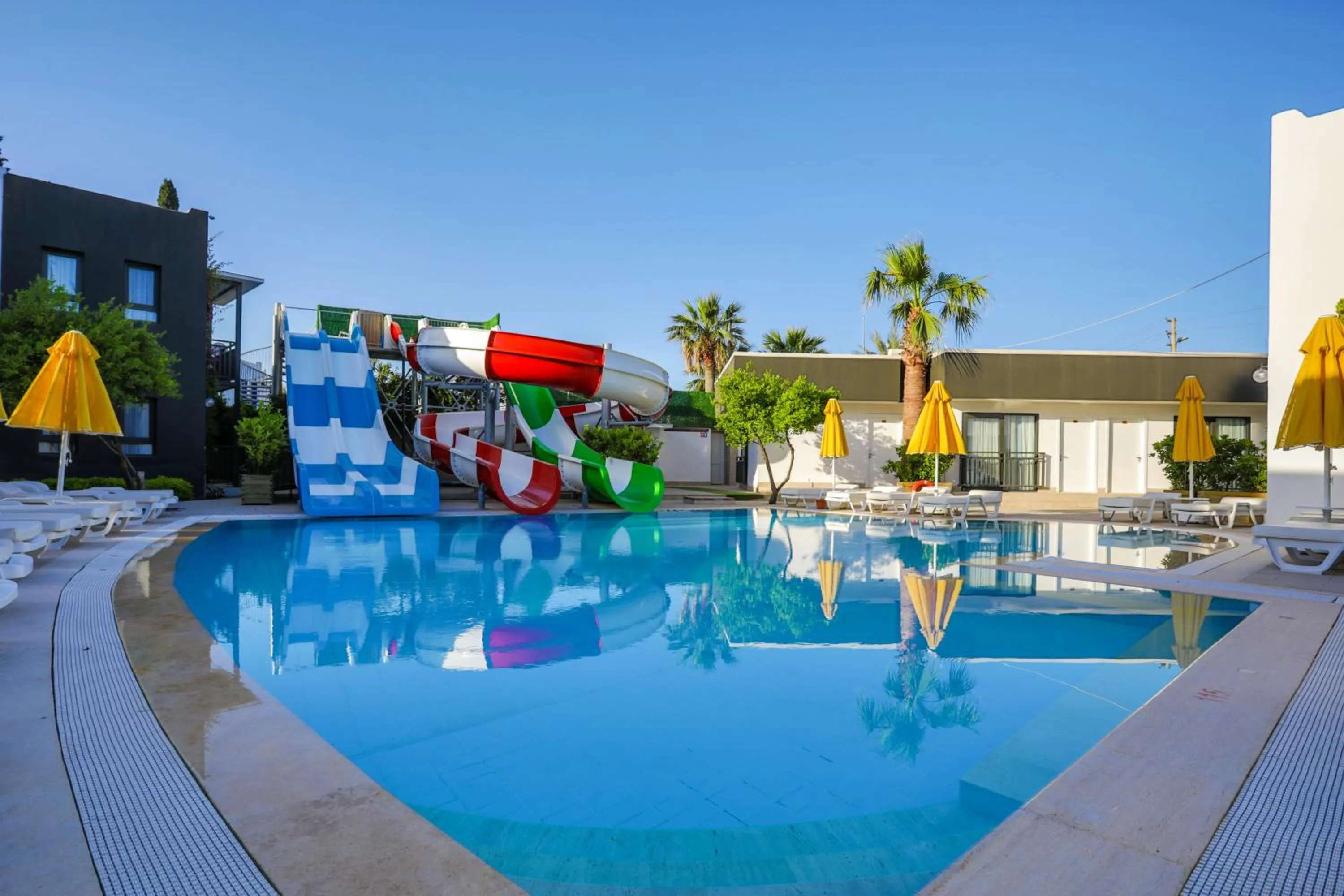 Swimming pool in Bitez Garden Life