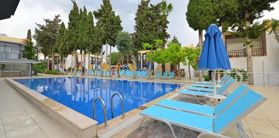 Swimming pool in Bitez Garden Life