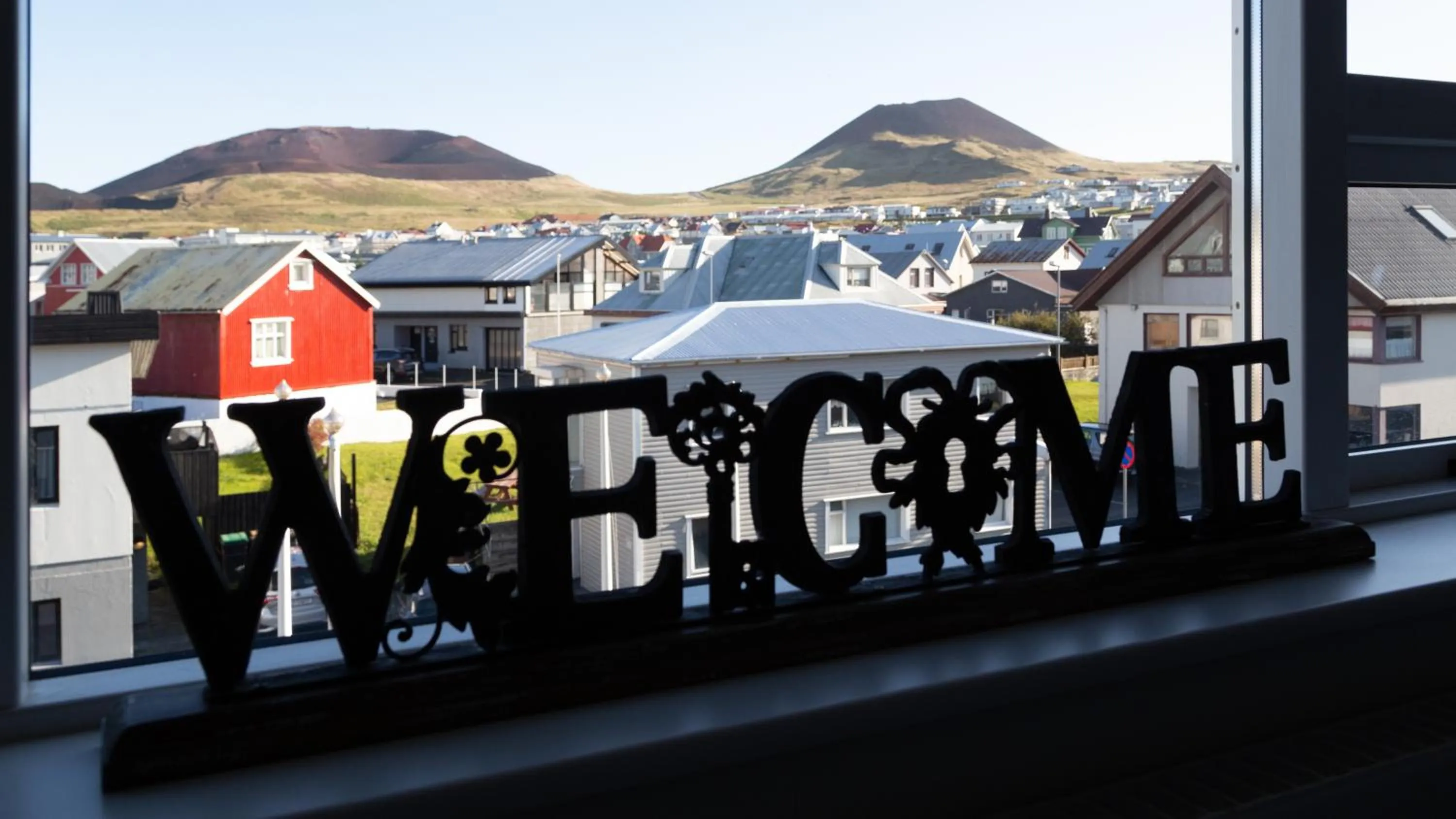 Mountain view in Guesthouse Hamar