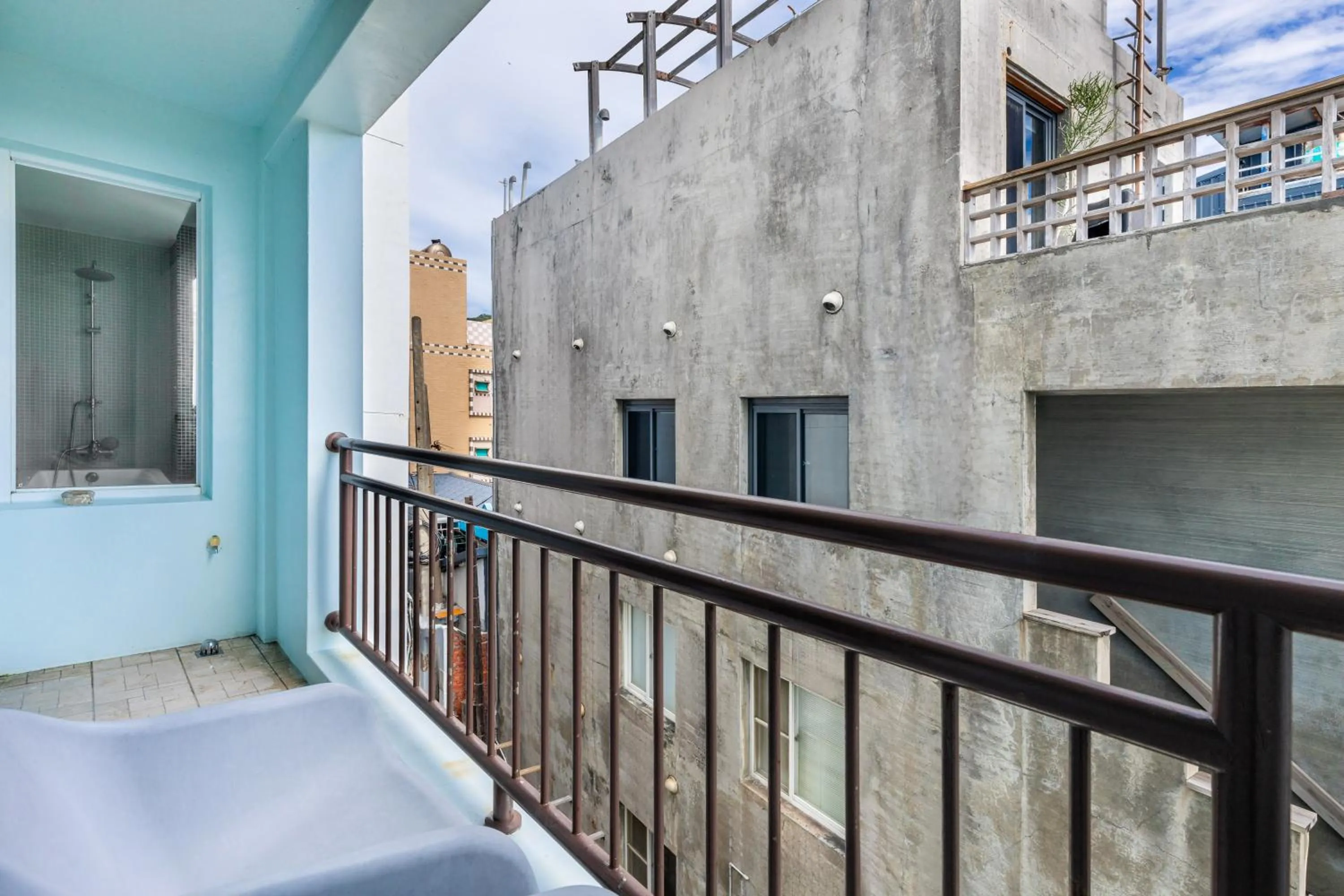 Balcony/Terrace in Jhai Wu