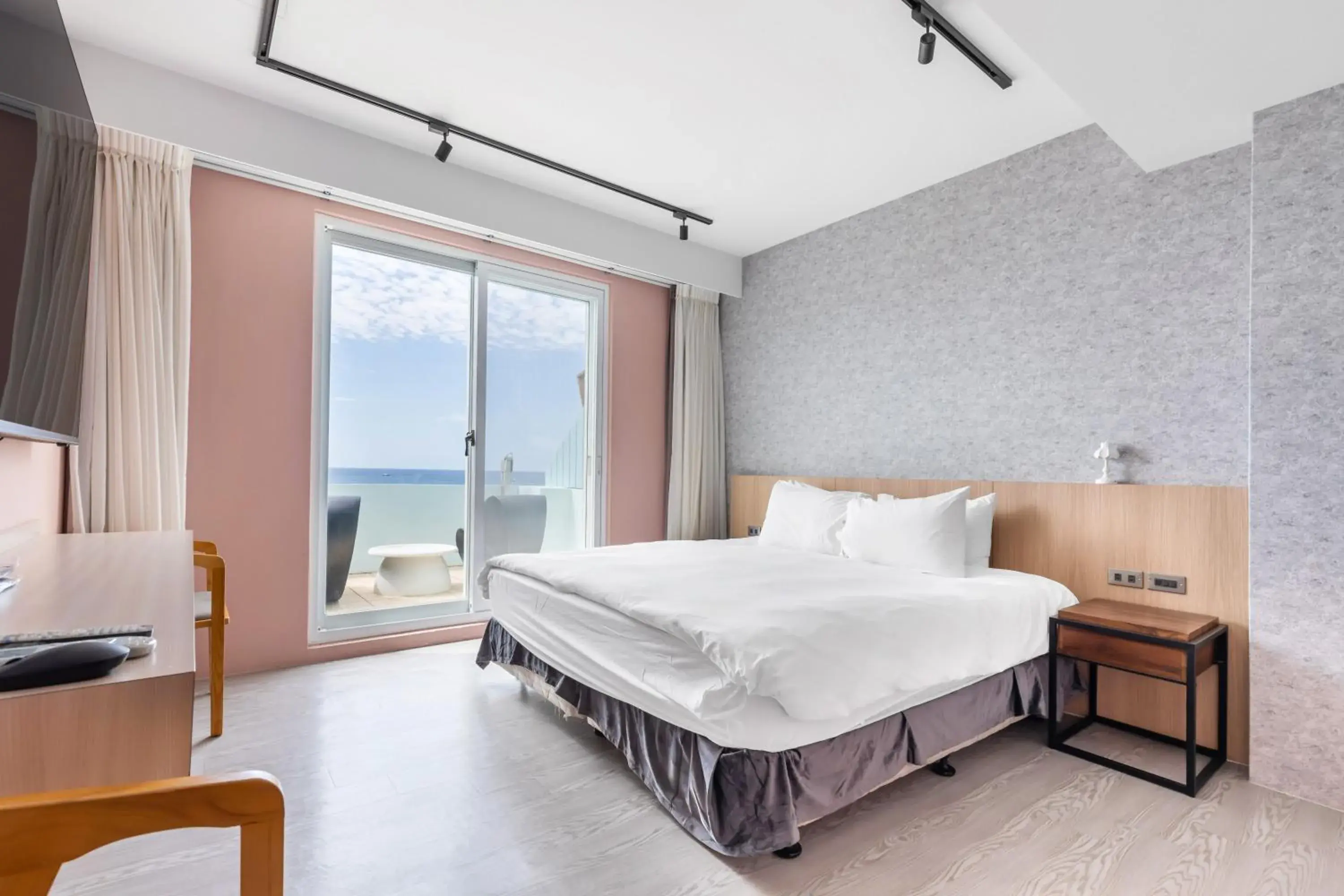 Deluxe Double Room with Sea View in Jhai Wu Deluxe Double Room with Sea View in Jhai Wu