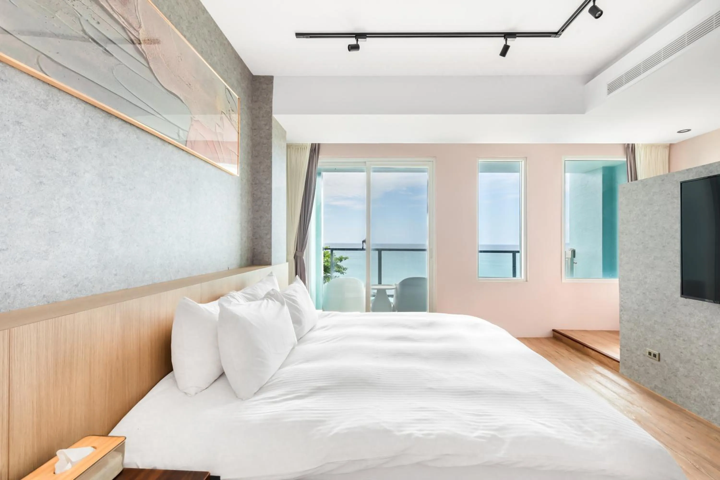 Photo of the whole room, Bed in Jhai Wu