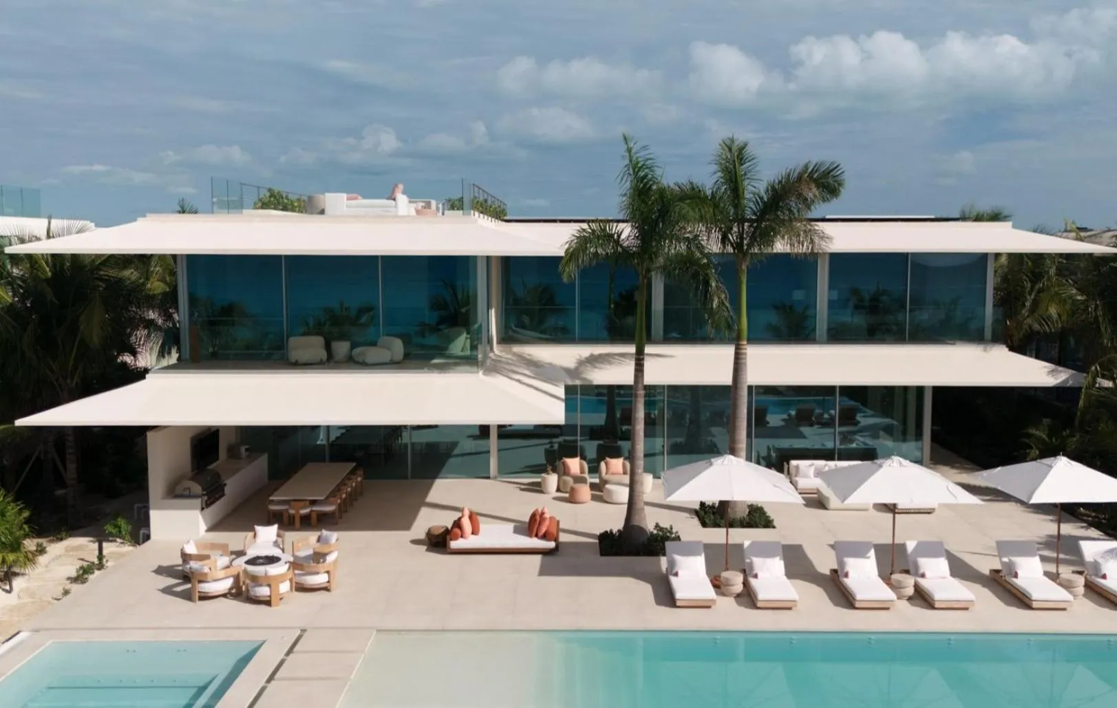 Area and facilities in Beach Enclave